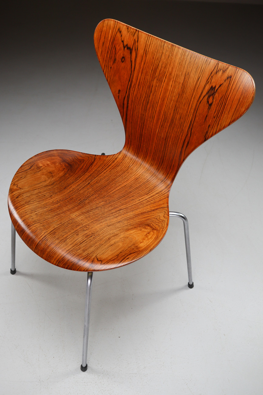 Arne Jacobsen Chairs by Fritz Hansen in Rosewood Model 3107