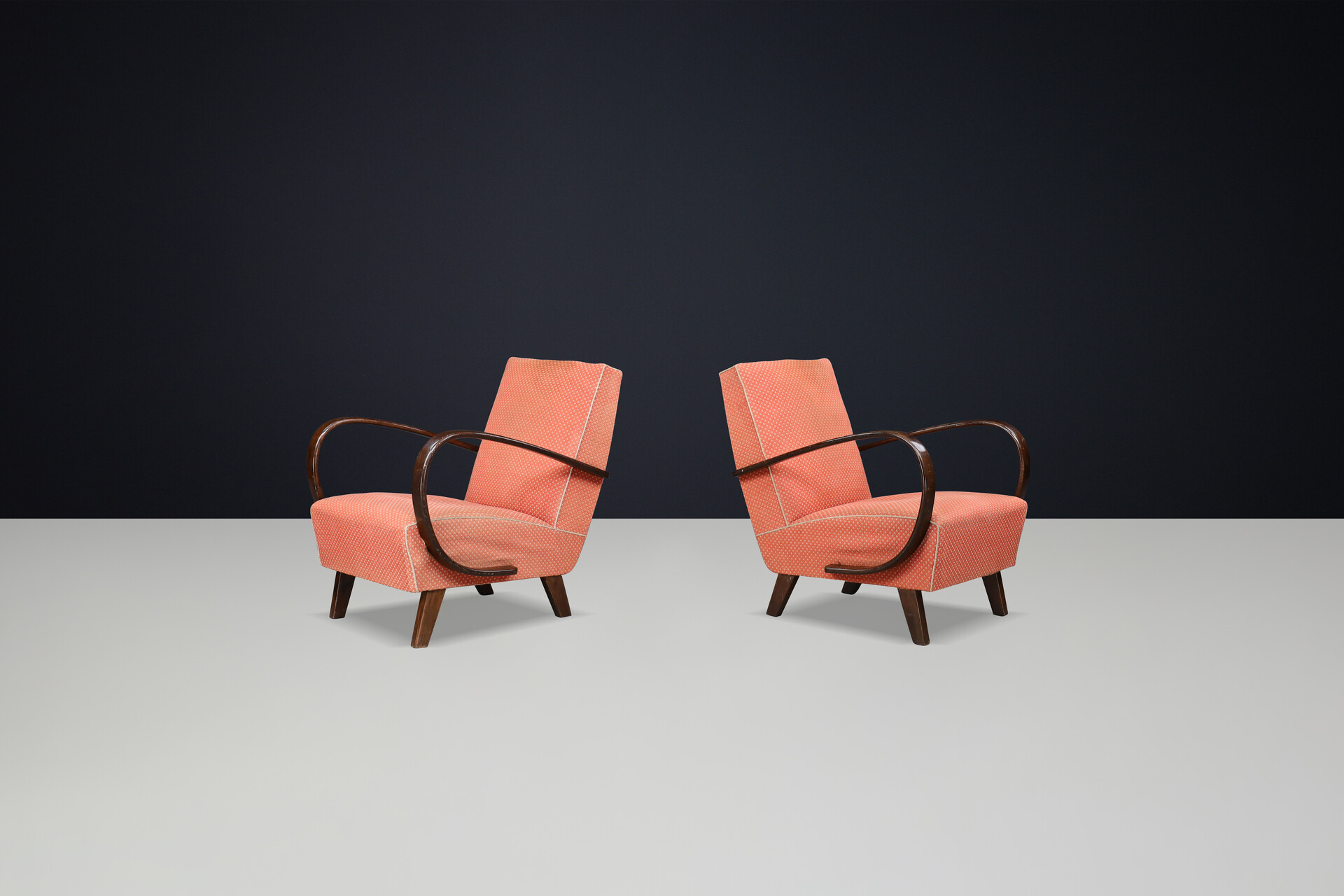 Art deco Jindrich Halabala Patinated Armchairs with Original Upholstery, 1940s Mid-20th century