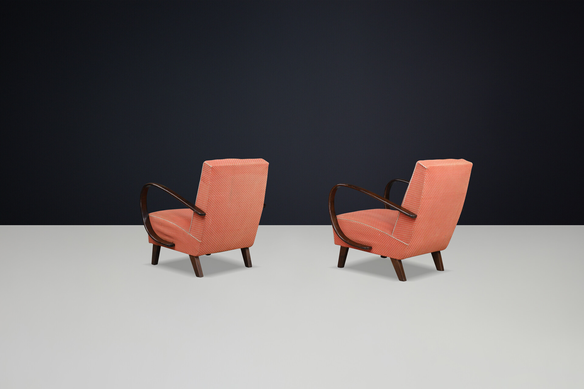 Art deco Jindrich Halabala Patinated Armchairs with Original Upholstery, 1940s Mid-20th century