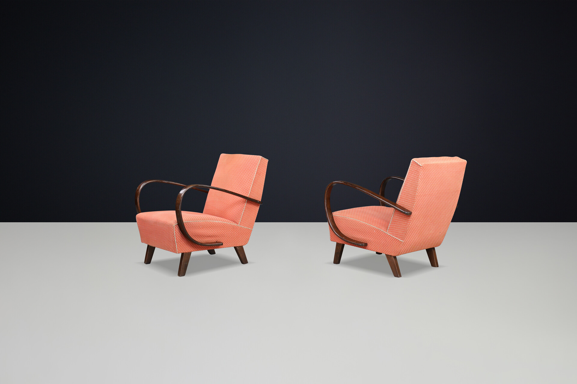 Art deco Jindrich Halabala Patinated Armchairs with Original Upholstery, 1940s Mid-20th century