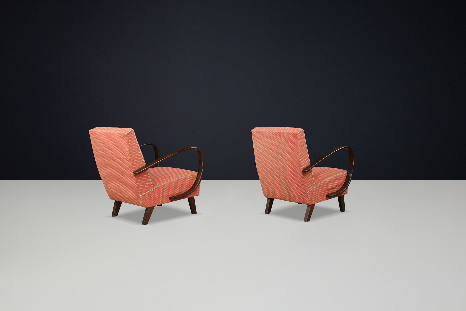 Art deco Jindrich Halabala Patinated Armchairs with Original Upholstery, 1940s Mid-20th century