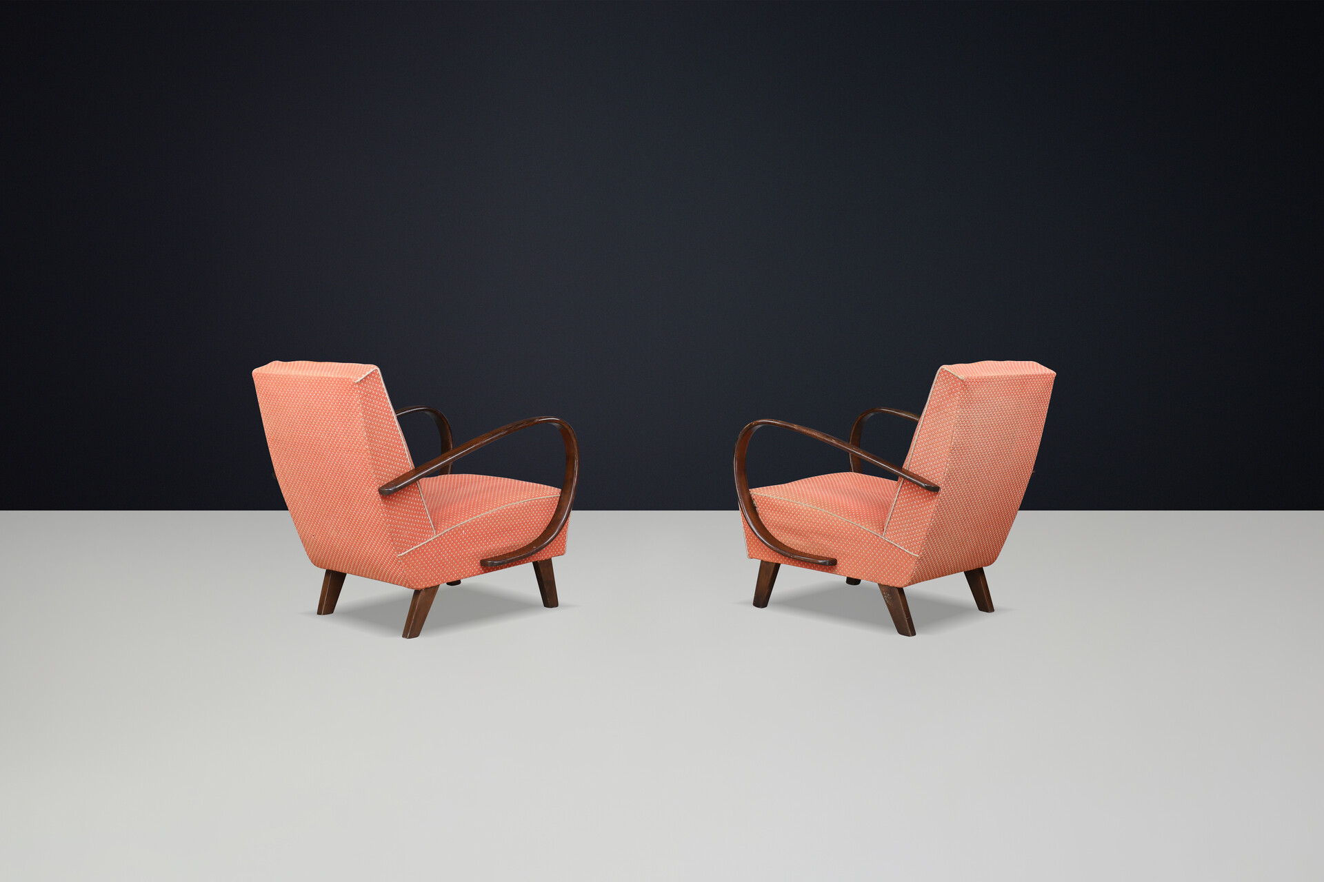 Art deco Jindrich Halabala Patinated Armchairs with Original Upholstery, 1940s Mid-20th century