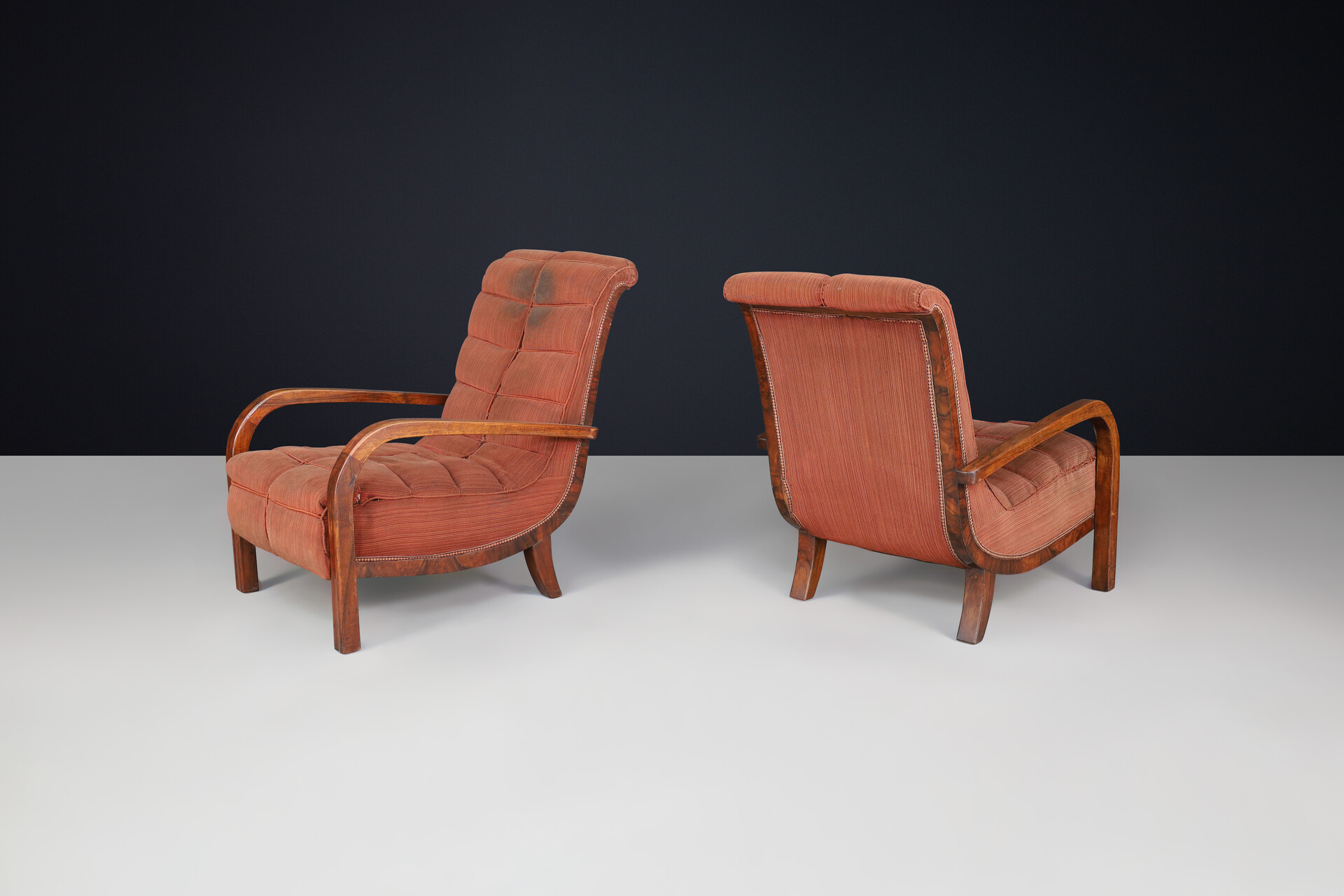 Art Deco lounge chairs  in Walnut and original upholstery attr. Gerhard loos , Austria 1930 Early-20th century