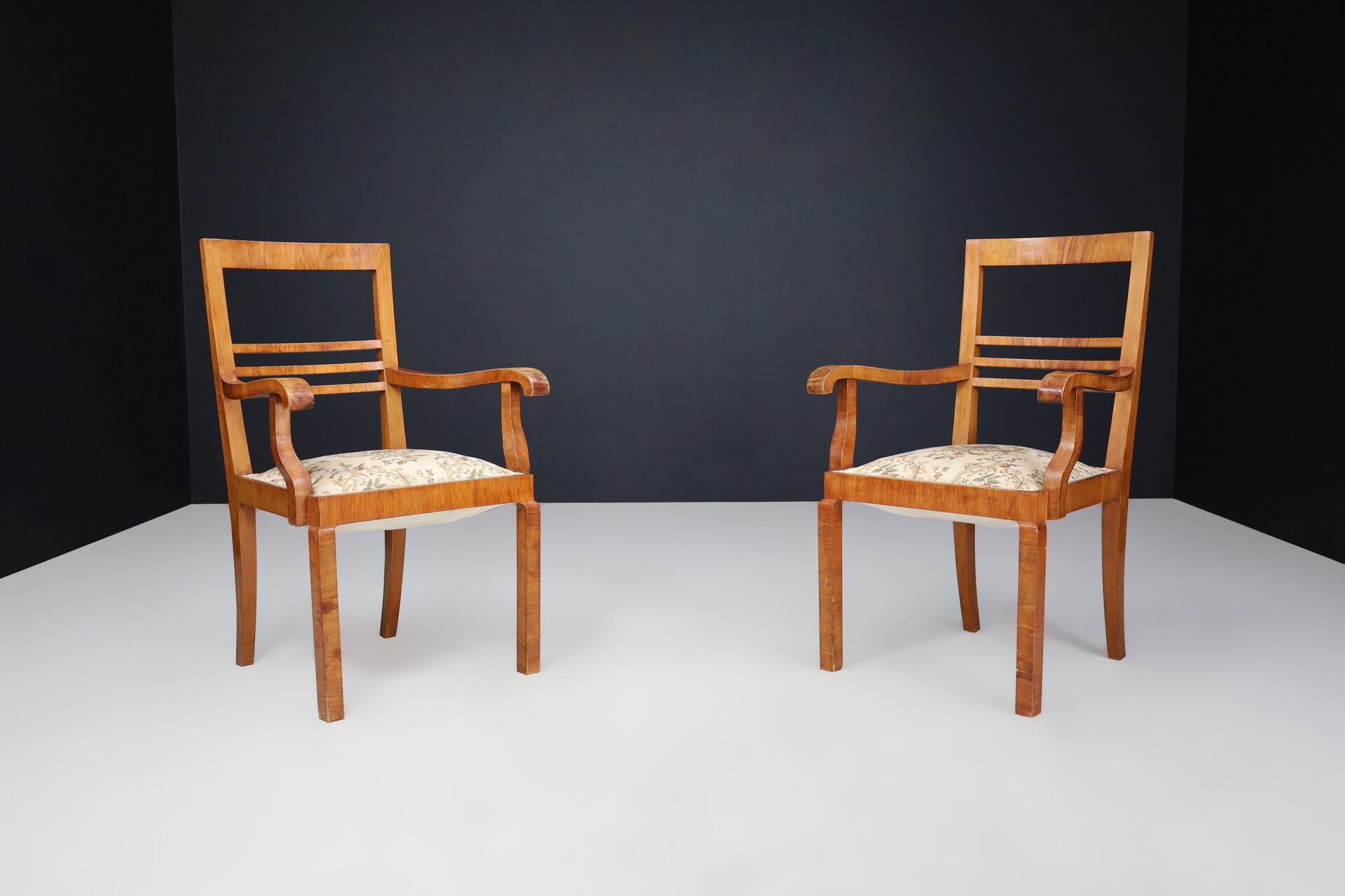 1930s chairs for online sale