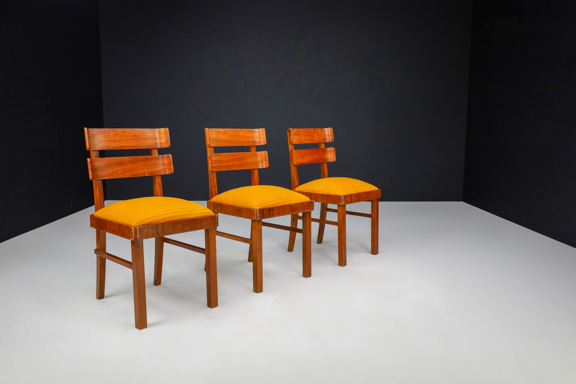 Art deco walnut dining chairs by Jindrich Halabala , Praque 1930s Early-20th century