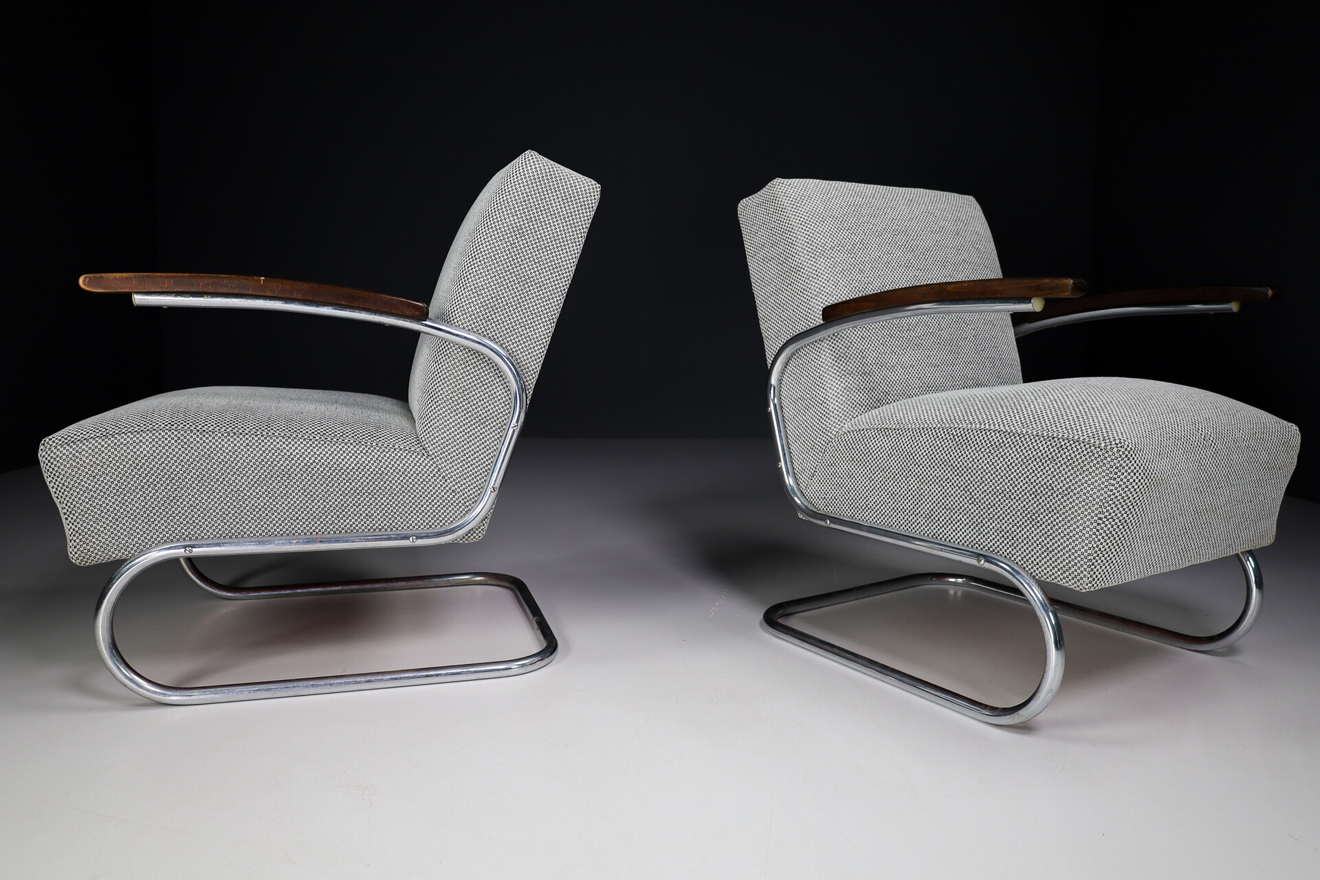 Bauhaus Set/2 Chrome Steel Armchairs by Thonet circa 1930s Midcentury Bauhaus with new fabric upholstery Mid-20th century