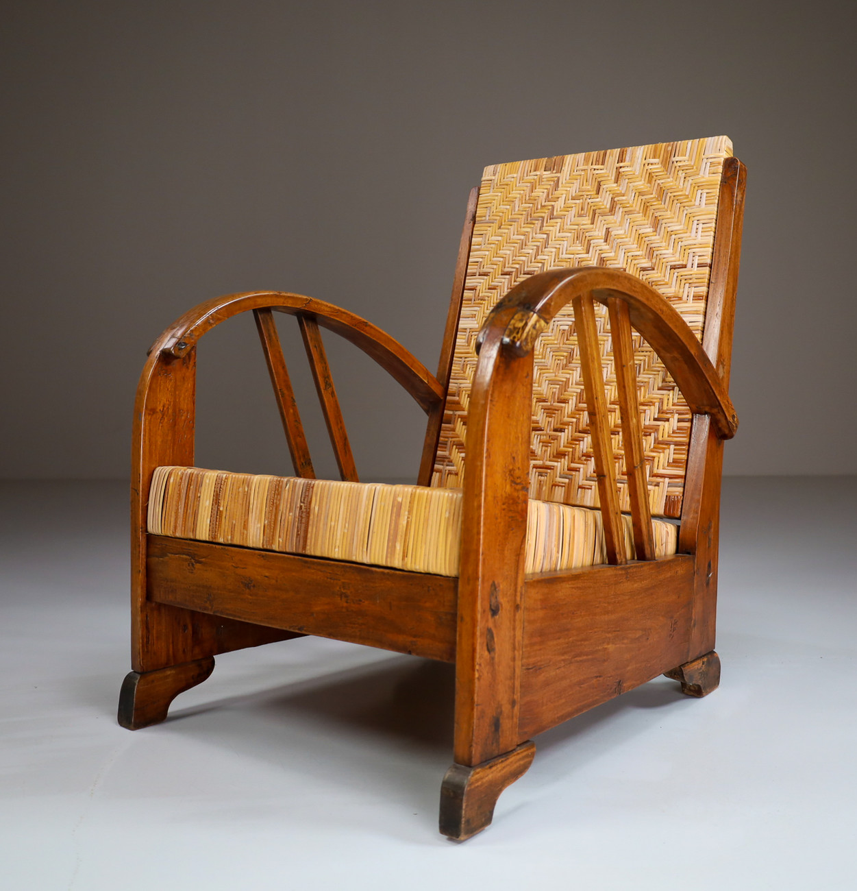 British Colonial Rattan And Wood Art Deco Lounge Chair, India 1920s Early-20th century