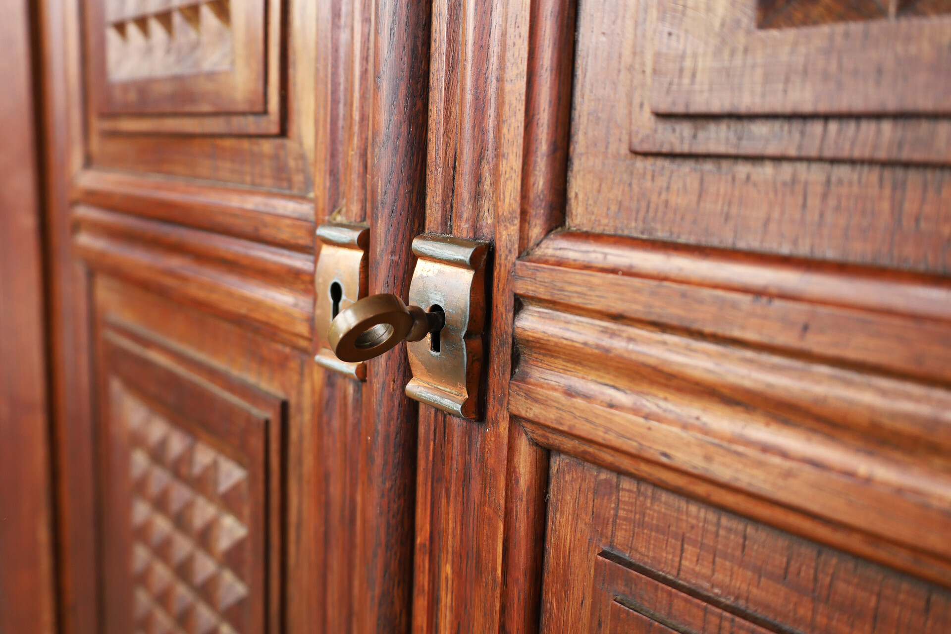 Brutalist Charles Dudouyt Oak Armoire (demontable), France 1940s Mid-20th century