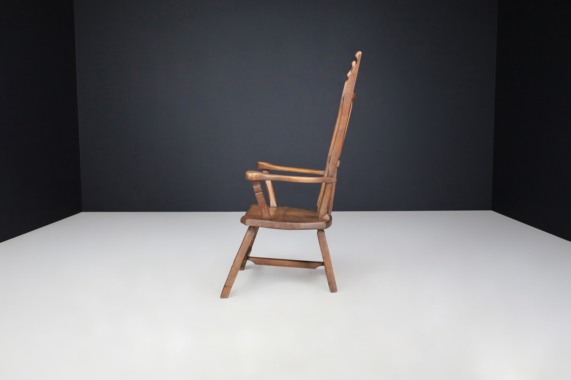 Brutalist Lounge chair in solid oak, France 1960s Mid-20th century