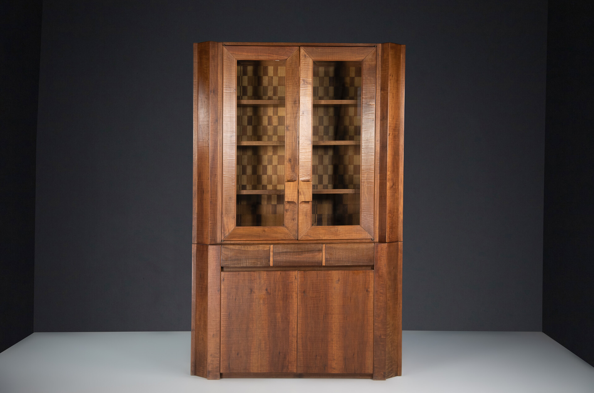 Brutalist Modern Giuseppe Rivadossi Tall Glazed Cabinet in Walnut, Italy 1970s Mid-20th century