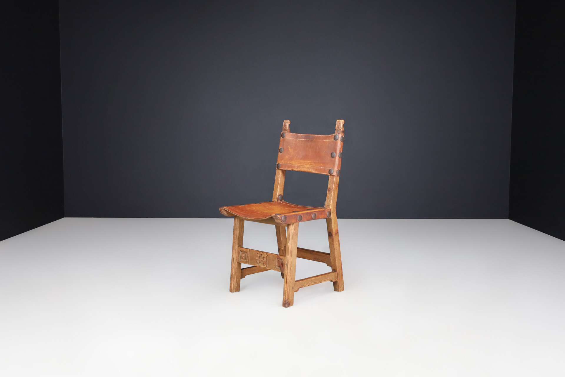 French provincial Midcentury Dining room Chairs in Patinated Cognac Saddle Leather, France 1950s Mid-20th century