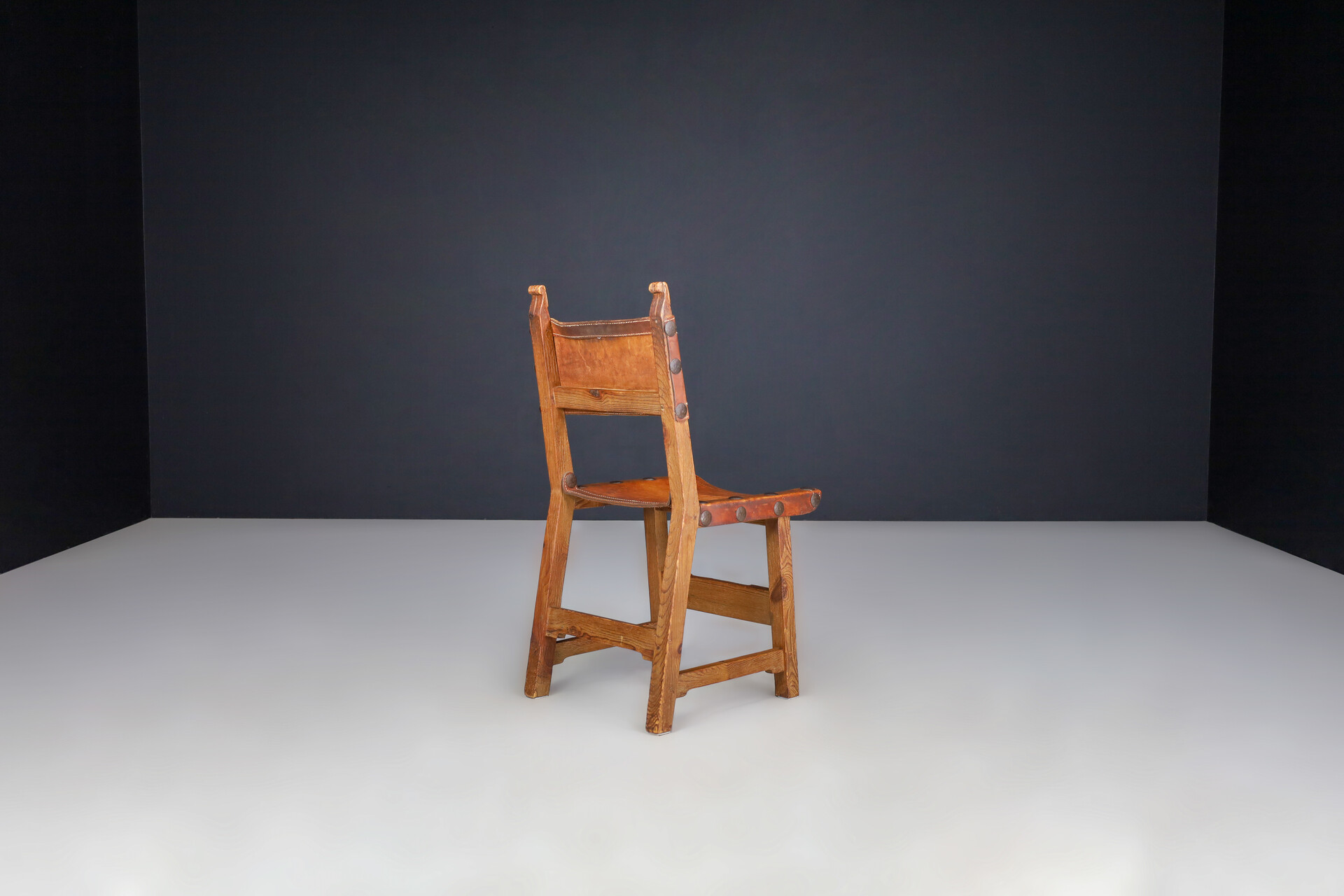 French provincial Midcentury Dining room Chairs in Patinated Cognac Saddle Leather, France 1950s Mid-20th century