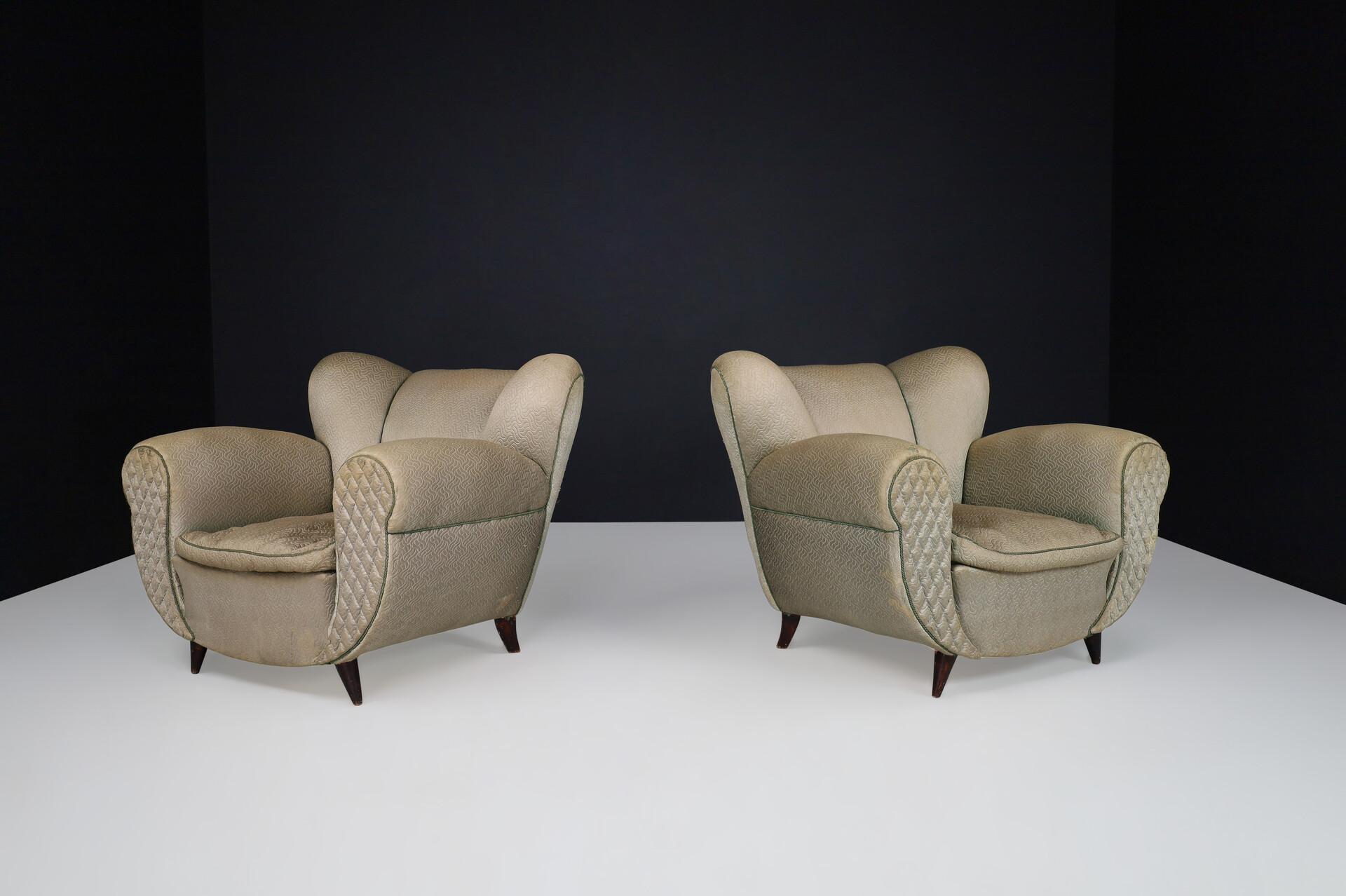 Guglielmo Ulrich Lounge Chairs in original upholstery, Italy 1930s Mid-20th century