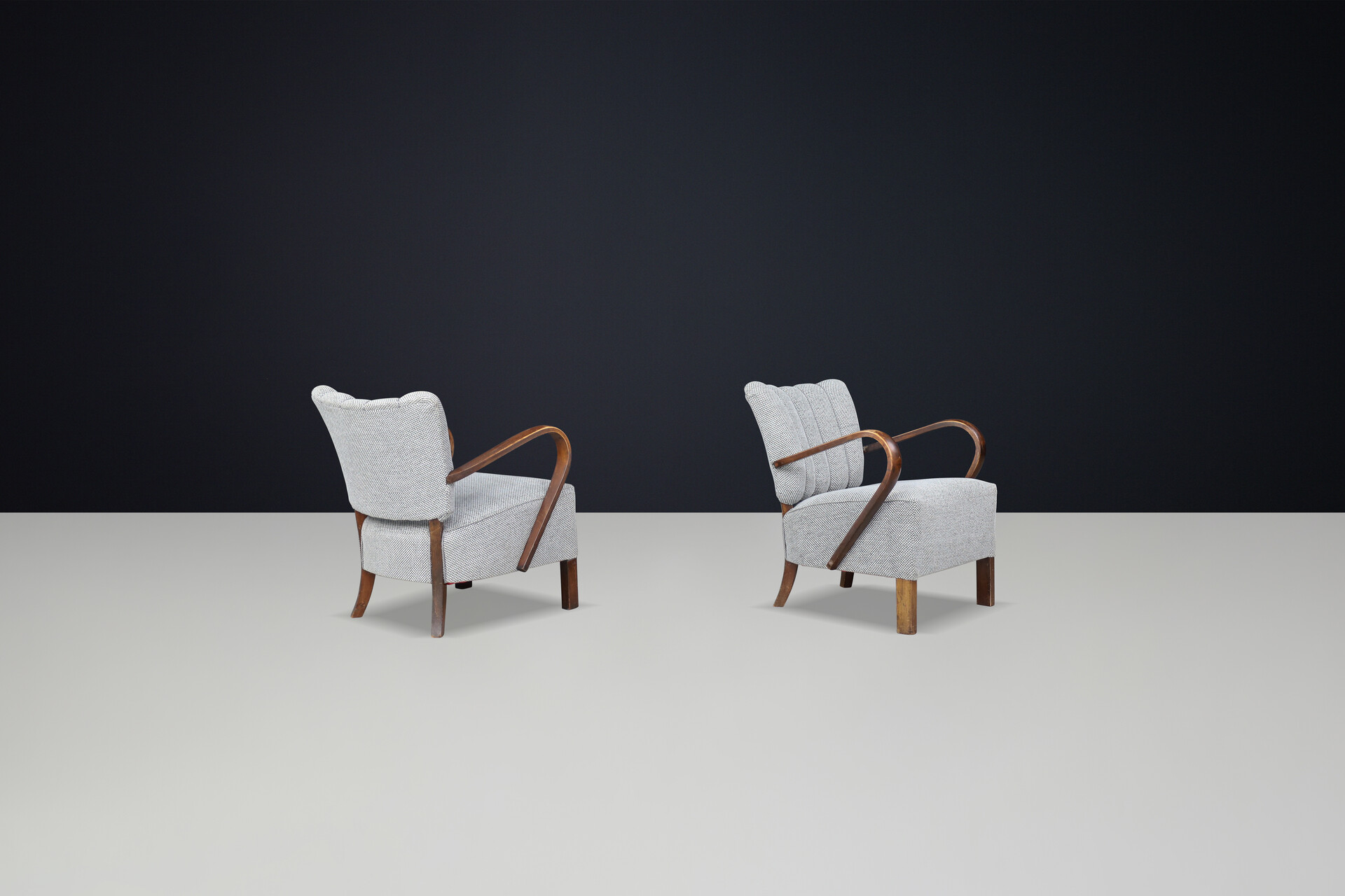 JIndrich Halabala re-upholstered patinated bentwood lounge chairs from the 1930s Mid-20th century