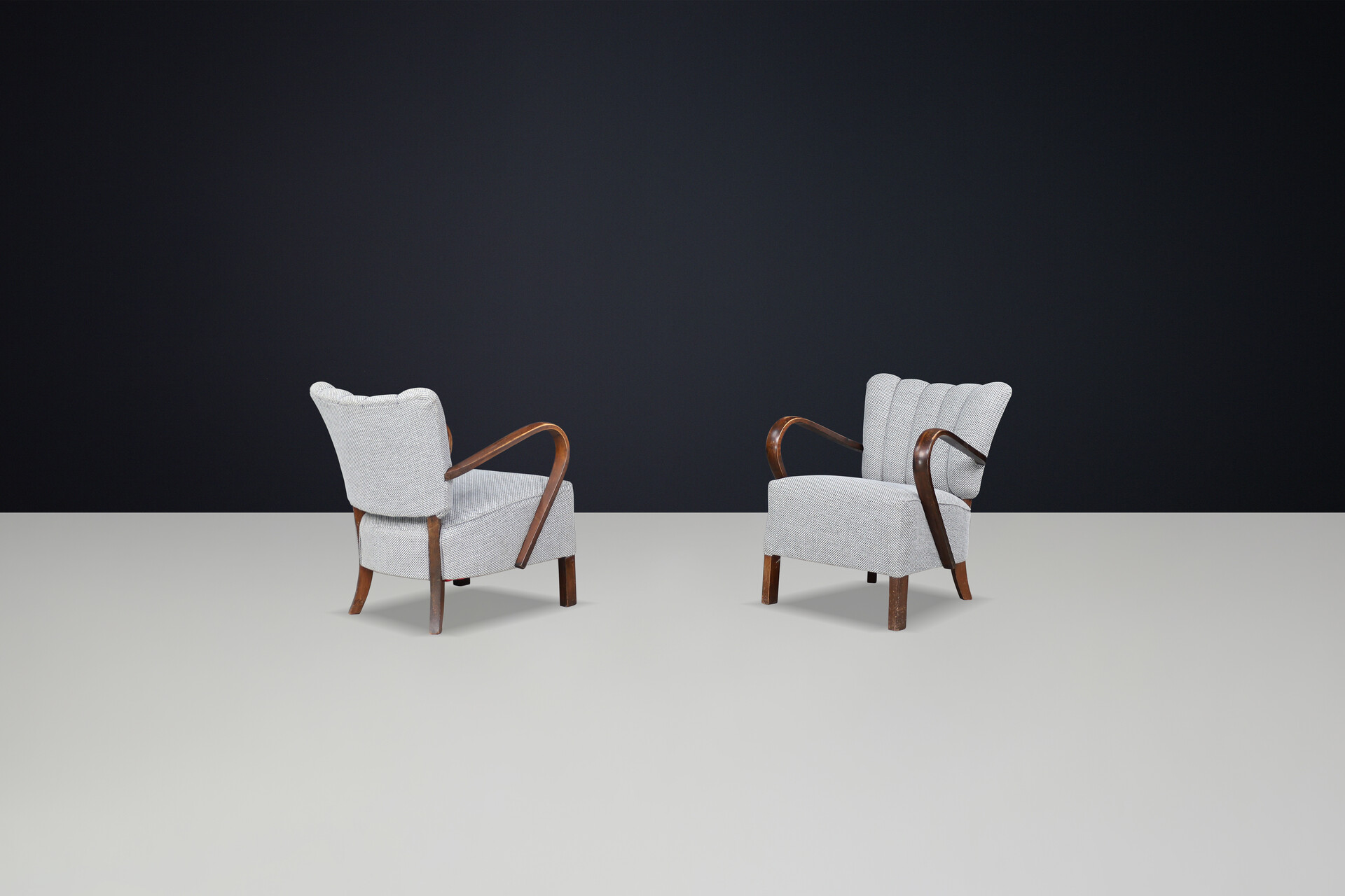 JIndrich Halabala re-upholstered patinated bentwood lounge chairs from the 1930s Mid-20th century