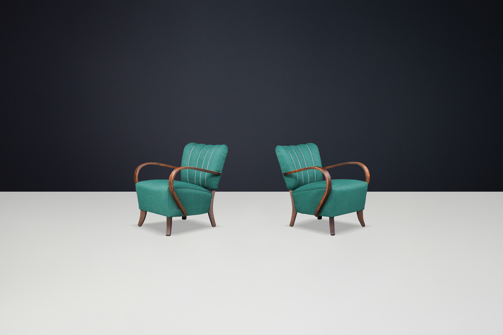 JIndrich Halabala re-upholstered patinated bentwood lounge chairs from the 1930s Mid-20th century