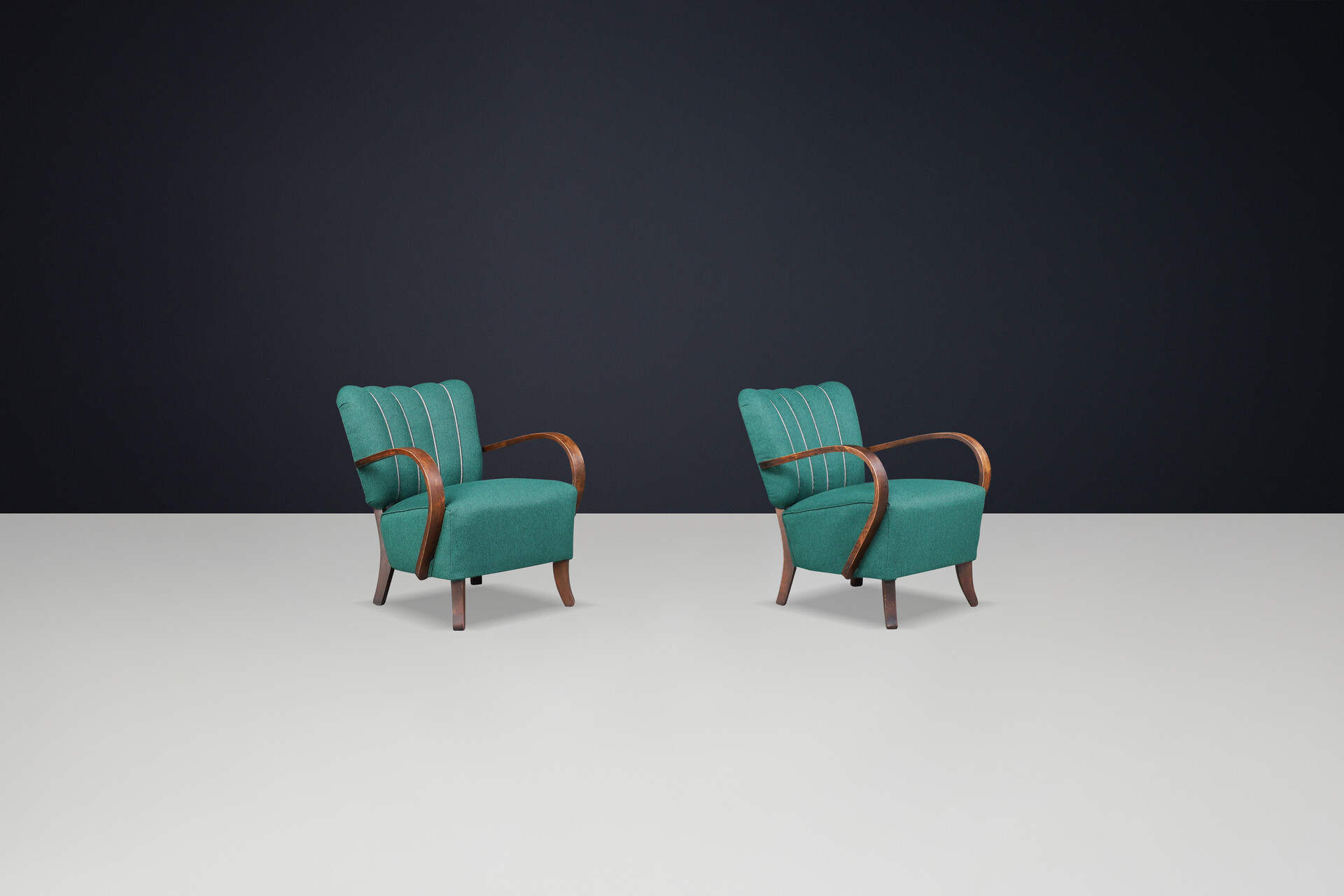 JIndrich Halabala re-upholstered patinated bentwood lounge chairs from the 1930s Mid-20th century