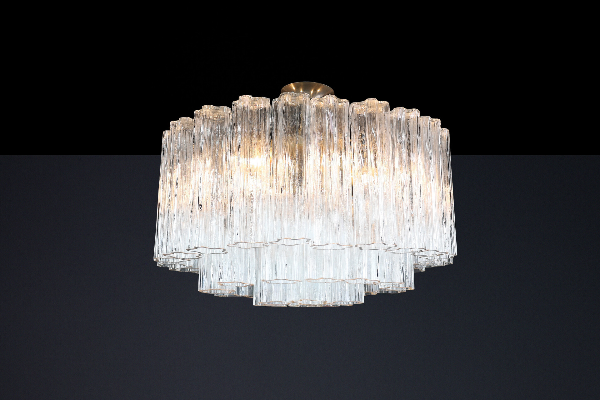 Large Mid-Century Venini Chandelier featuring Murano ice glass, Italy, 1960s. Mid-20th century