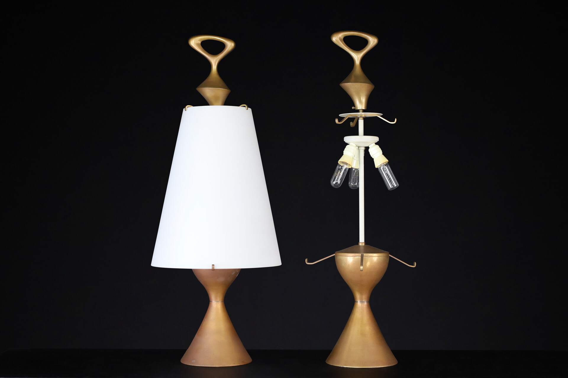 Max Ingrand for Fontana Arte pair of two Patinated Brass table lamps Italy 1956 Mid-20th century