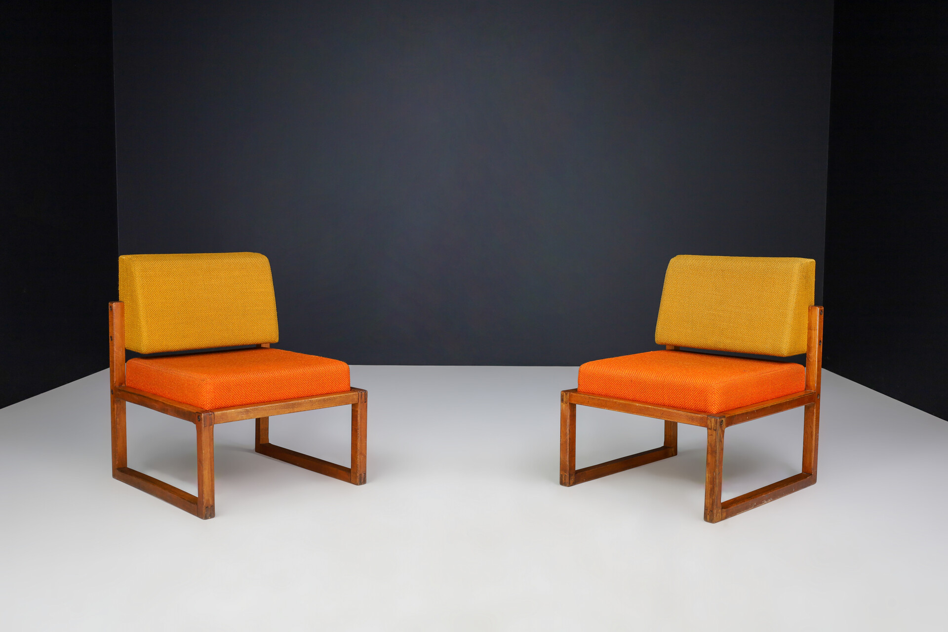 Mid century modern André Sornay Lounge chairs beech and fabric, France 1960s Mid-20th century