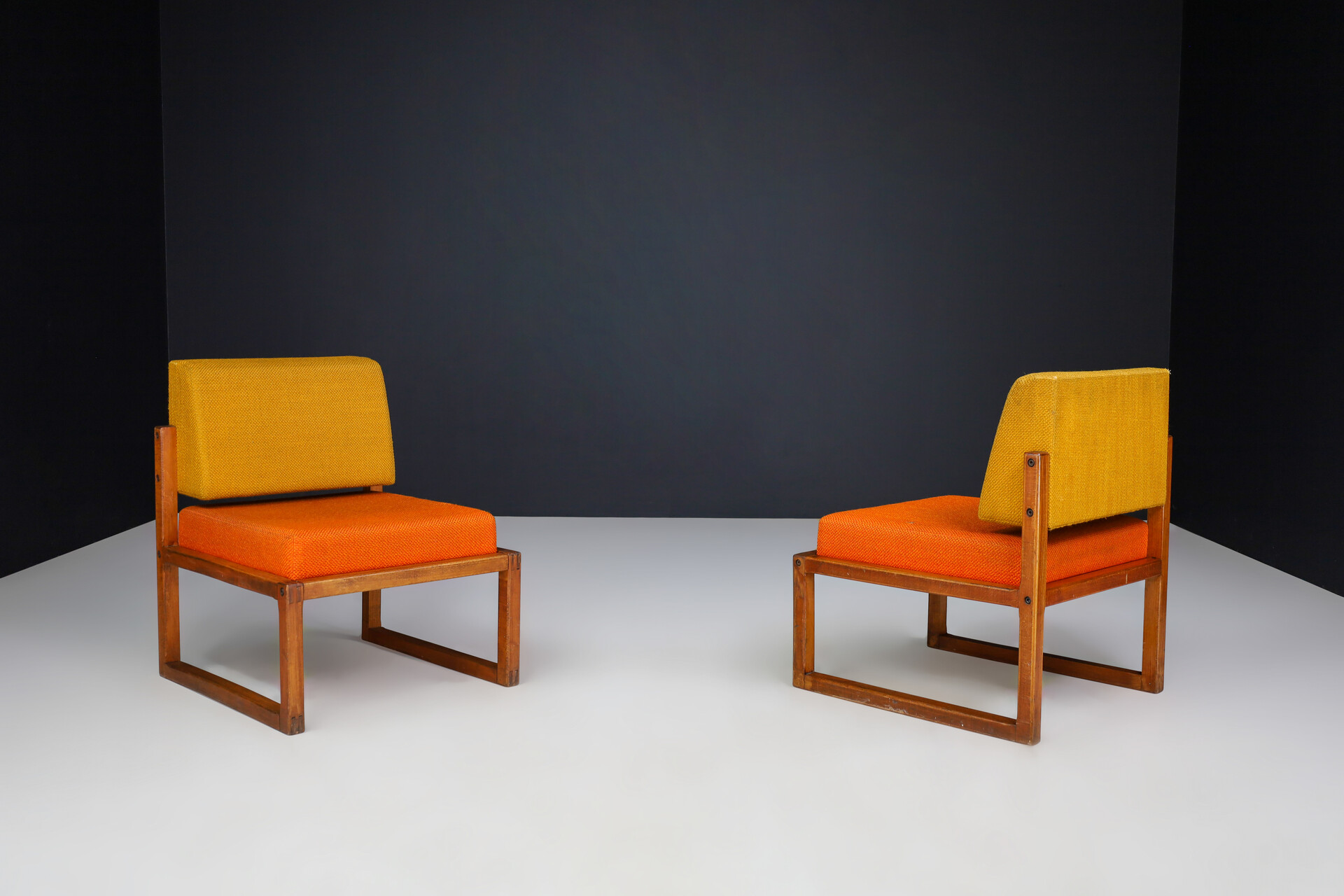 Mid century modern André Sornay Lounge chairs beech and fabric, France 1960s Mid-20th century