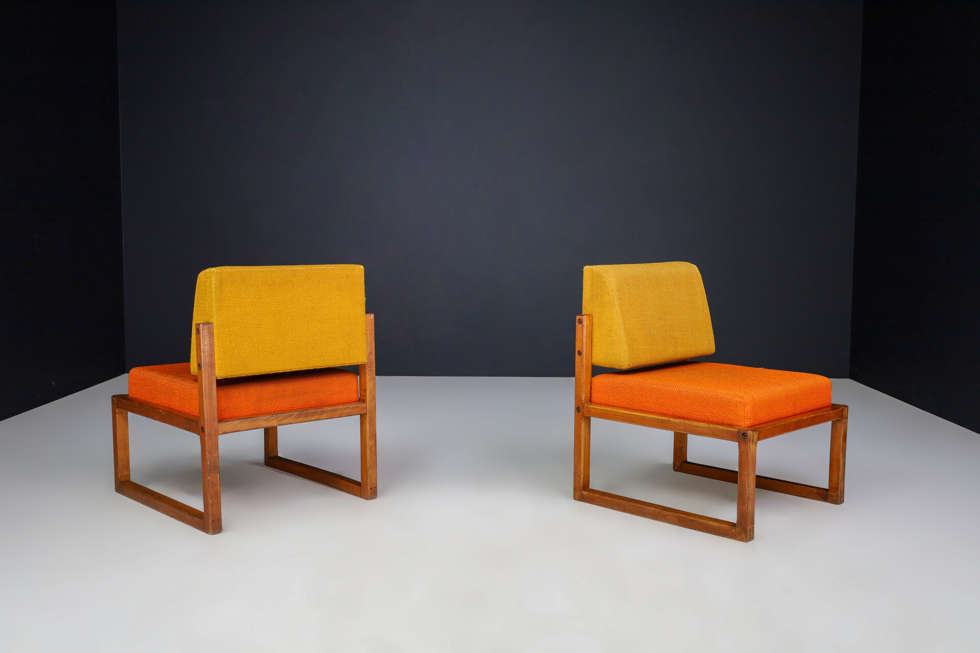 Mid century modern André Sornay Lounge chairs beech and fabric, France 1960s Mid-20th century