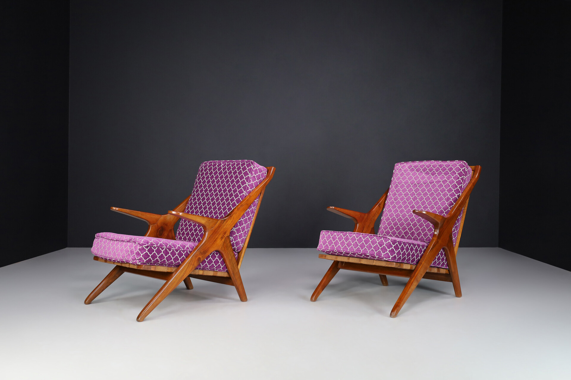 Mid century modern Armchairs in Walnut and Original Fabric, Italy 1950s Mid-20th century