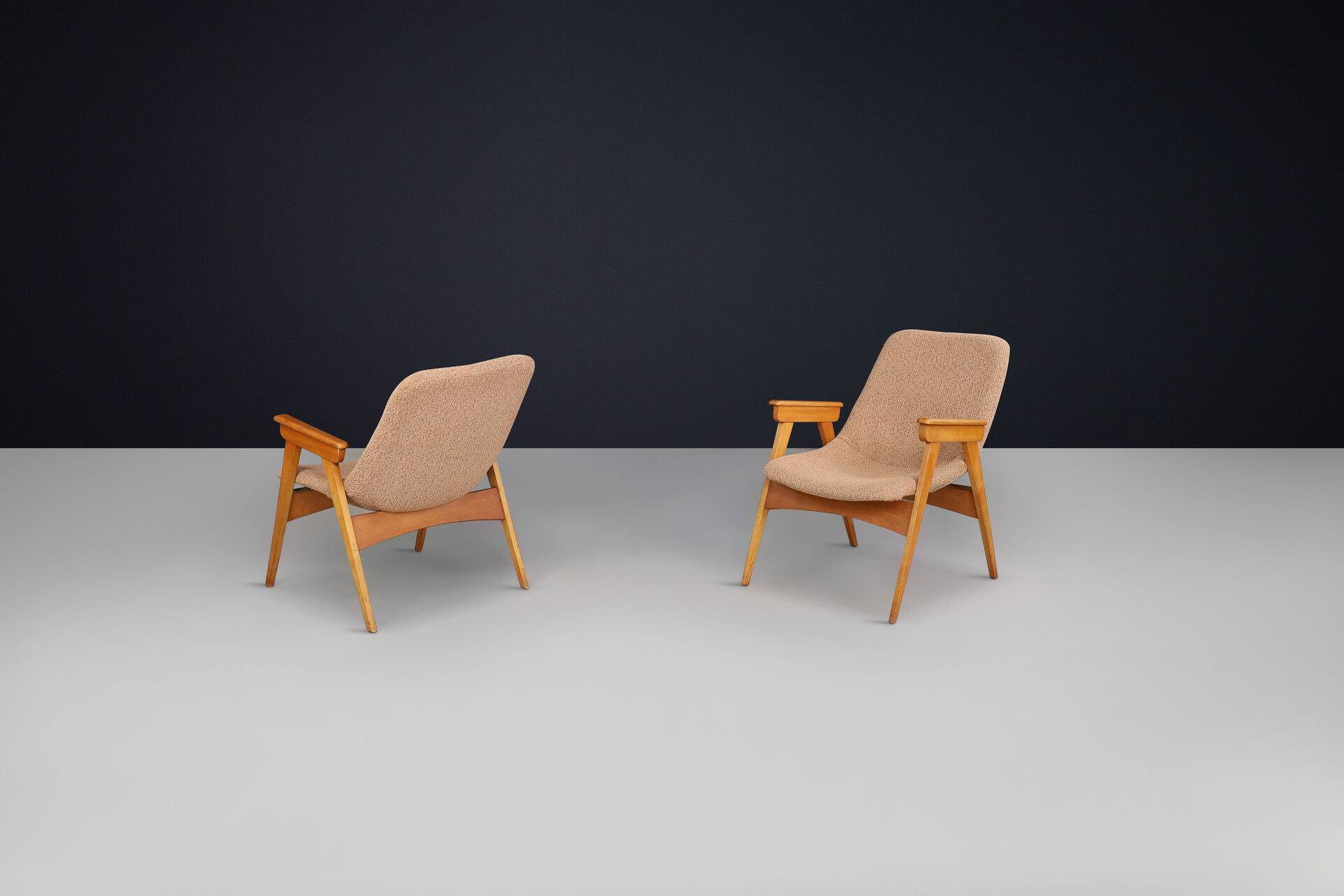 Mid century modern Beech and fiberglass easy chairs, CZ 1950s Mid-20th century