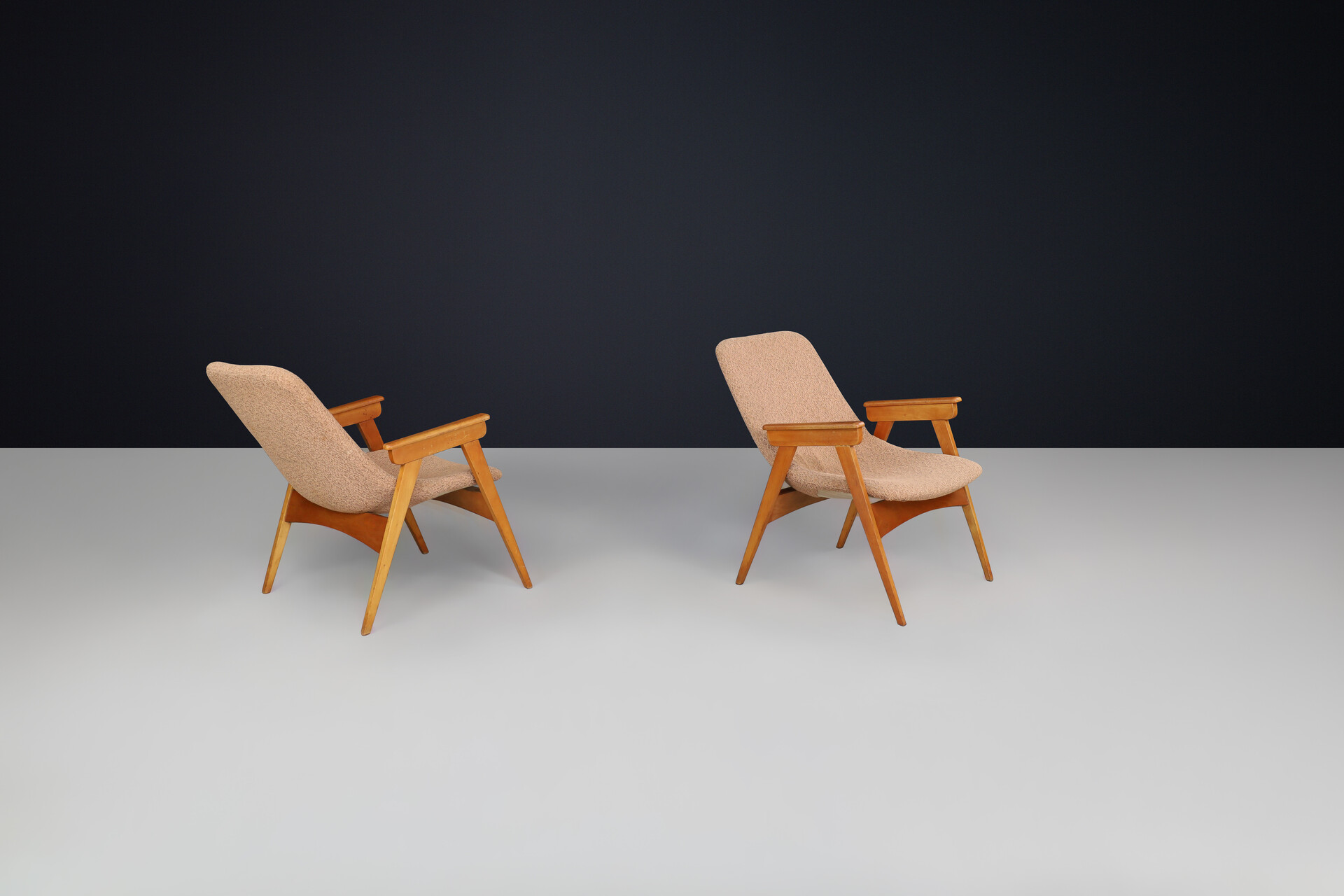 Mid century modern Beech and fiberglass easy chairs, CZ 1950s Mid-20th century