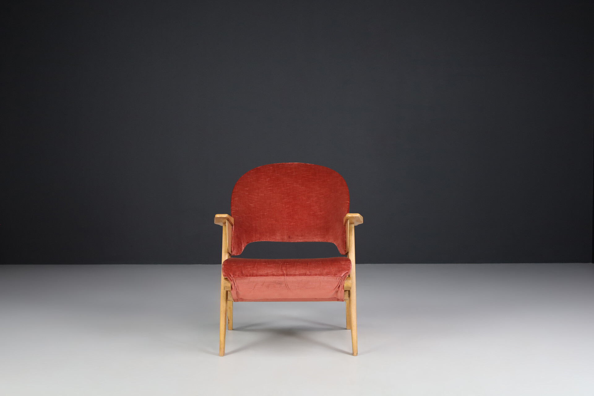 Mid century modern Blond Beech and Velvet easy chair, france 1960s Mid-20th century