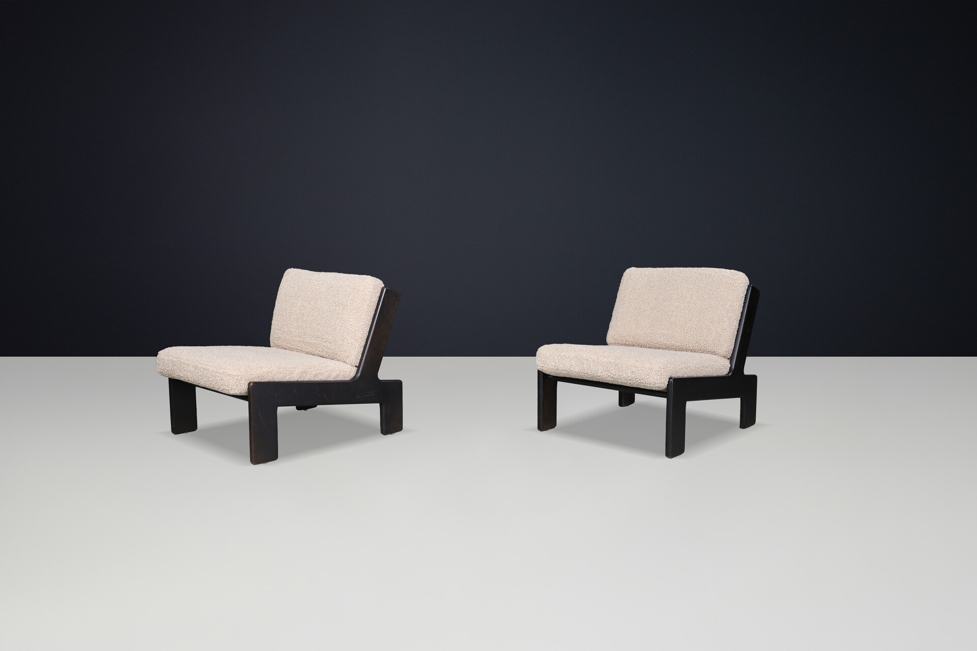 Mid century modern Brutalist Oak Lounge Chairs by Esko Pajamies for ASKO, Finland (1970s) Late-20th century