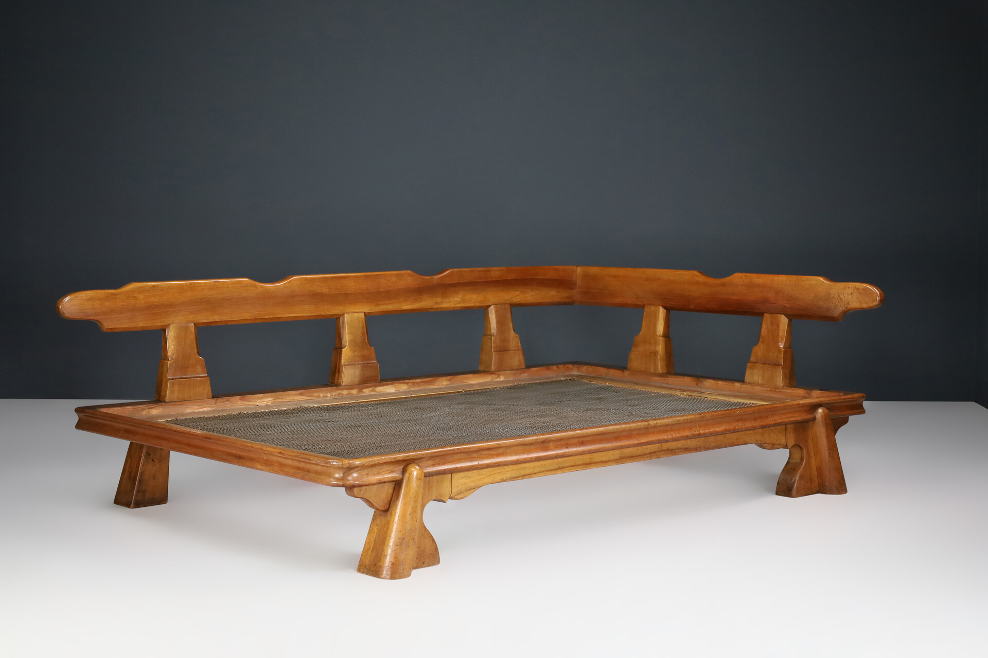 Mid century modern Brutalist Walnut Daybed / sofa  , France 1950s Mid-20th century