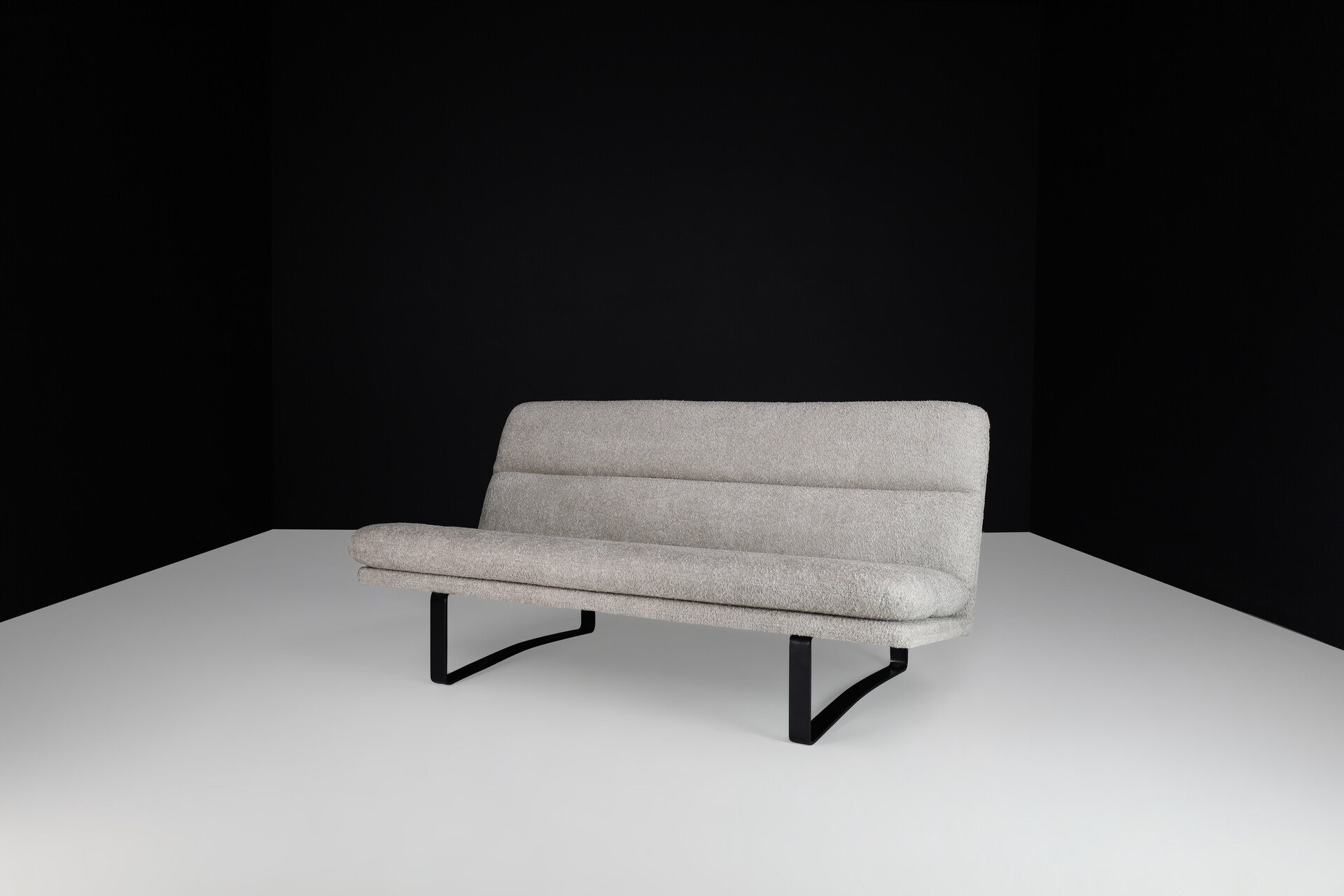 Mid century modern C684 Three-Seat Sofa by Kho Liang Le for Artifort in bouclé upholstery ,The Netherlands 1968 Mid-20th century