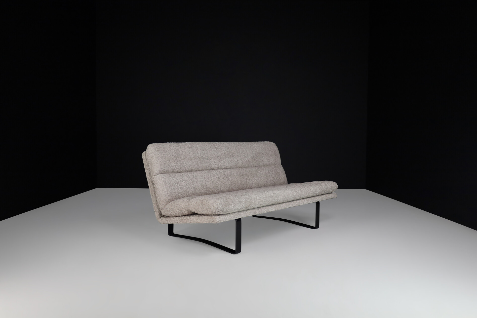 Mid century modern C684 Three-Seat Sofa by Kho Liang Le for Artifort in bouclé upholstery ,The Netherlands 1968 Mid-20th century