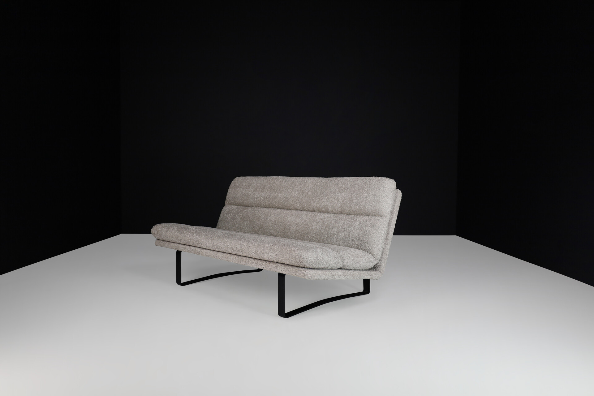 Mid century modern C684 Three-Seat Sofa by Kho Liang Le for Artifort in bouclé upholstery ,The Netherlands 1968 Mid-20th century