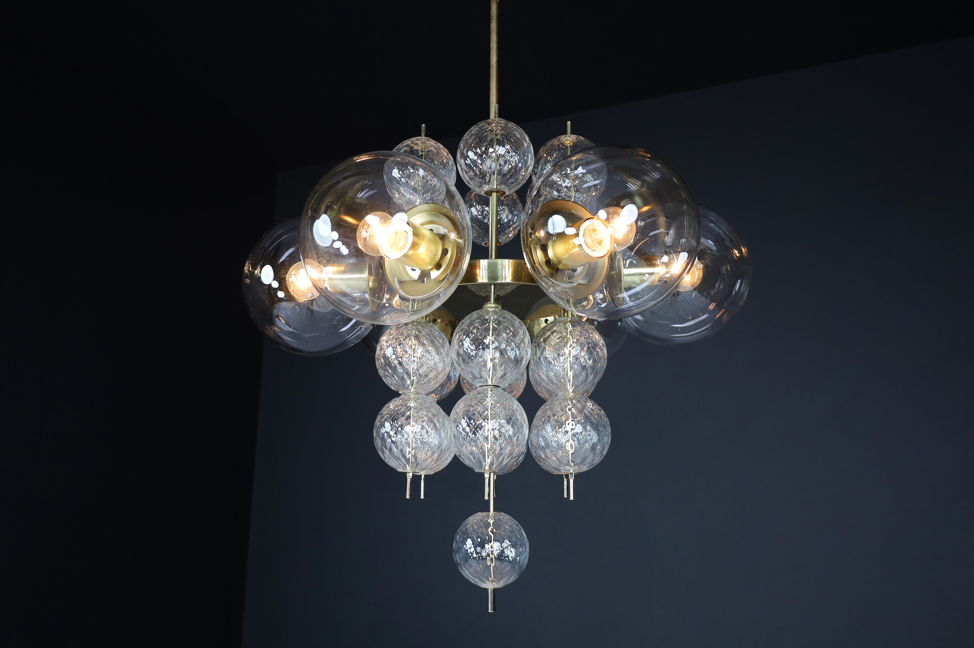 Mid century modern Chandelier with Brass Fixture and Hand-Blowed  Glass Globes, Preciosa Czech Republic 1960s Mid-20th century