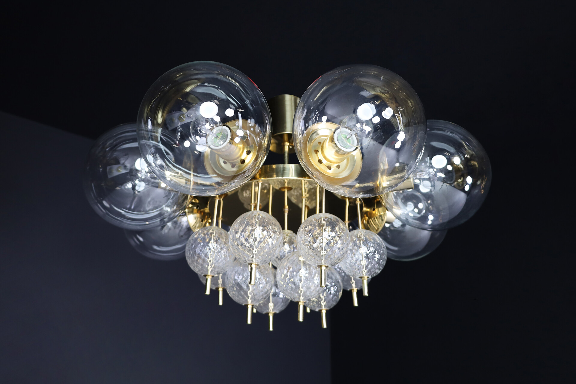 Mid century modern Chandelier with Brass Fixture and Hand-Blowed  Glass Globes, Preciosa Czech Republic 1960s Mid-20th century