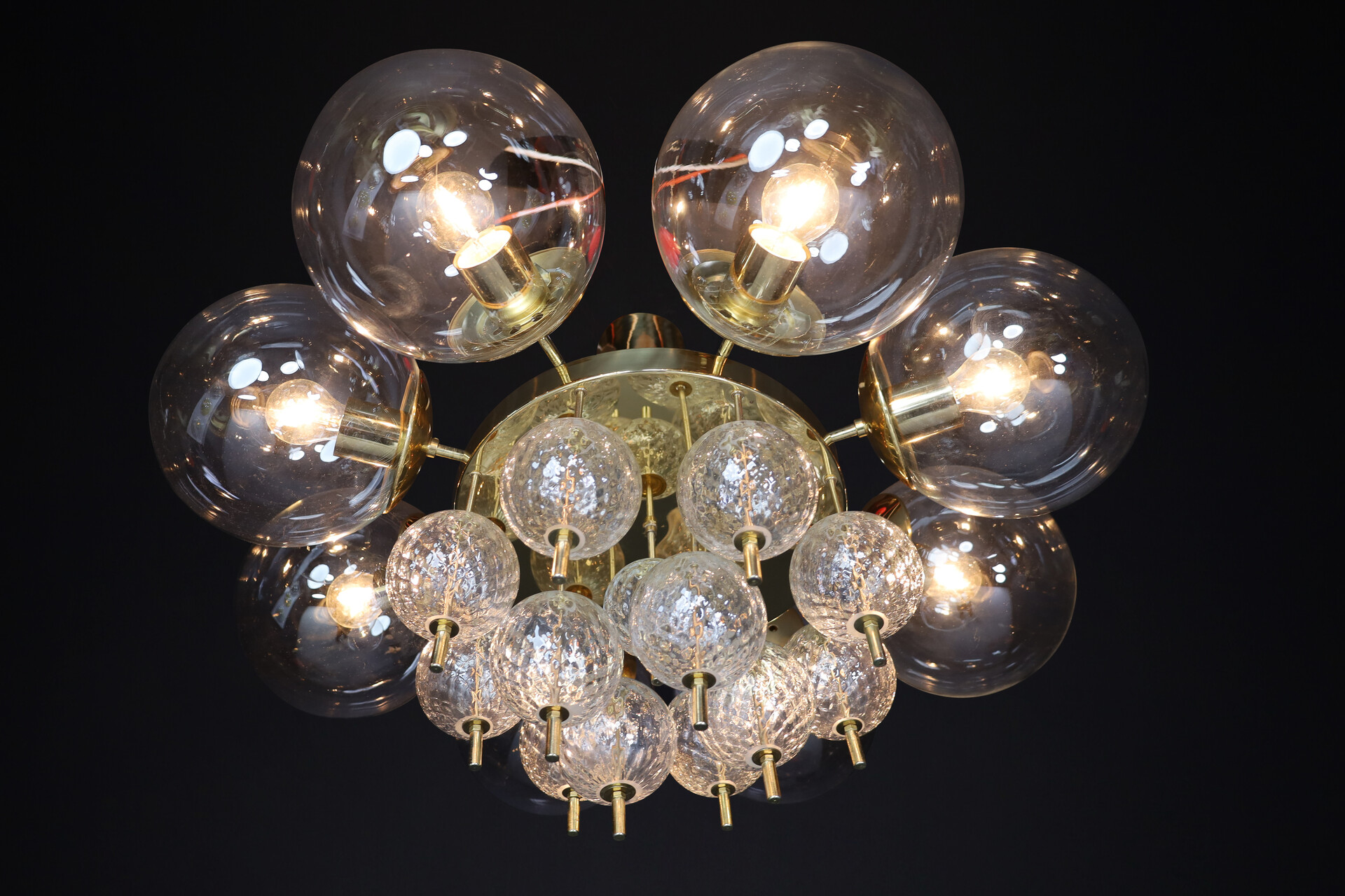 Mid century modern Chandelier with Brass Fixture and Hand-Blowed  Glass Globes, Preciosa Czech Republic 1960s Mid-20th century