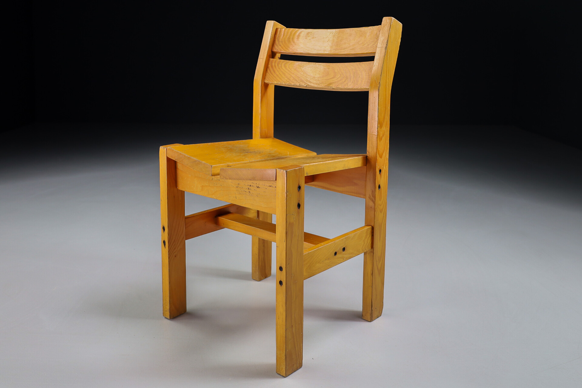 Charlotte Perriand, Low Chair — in alcova