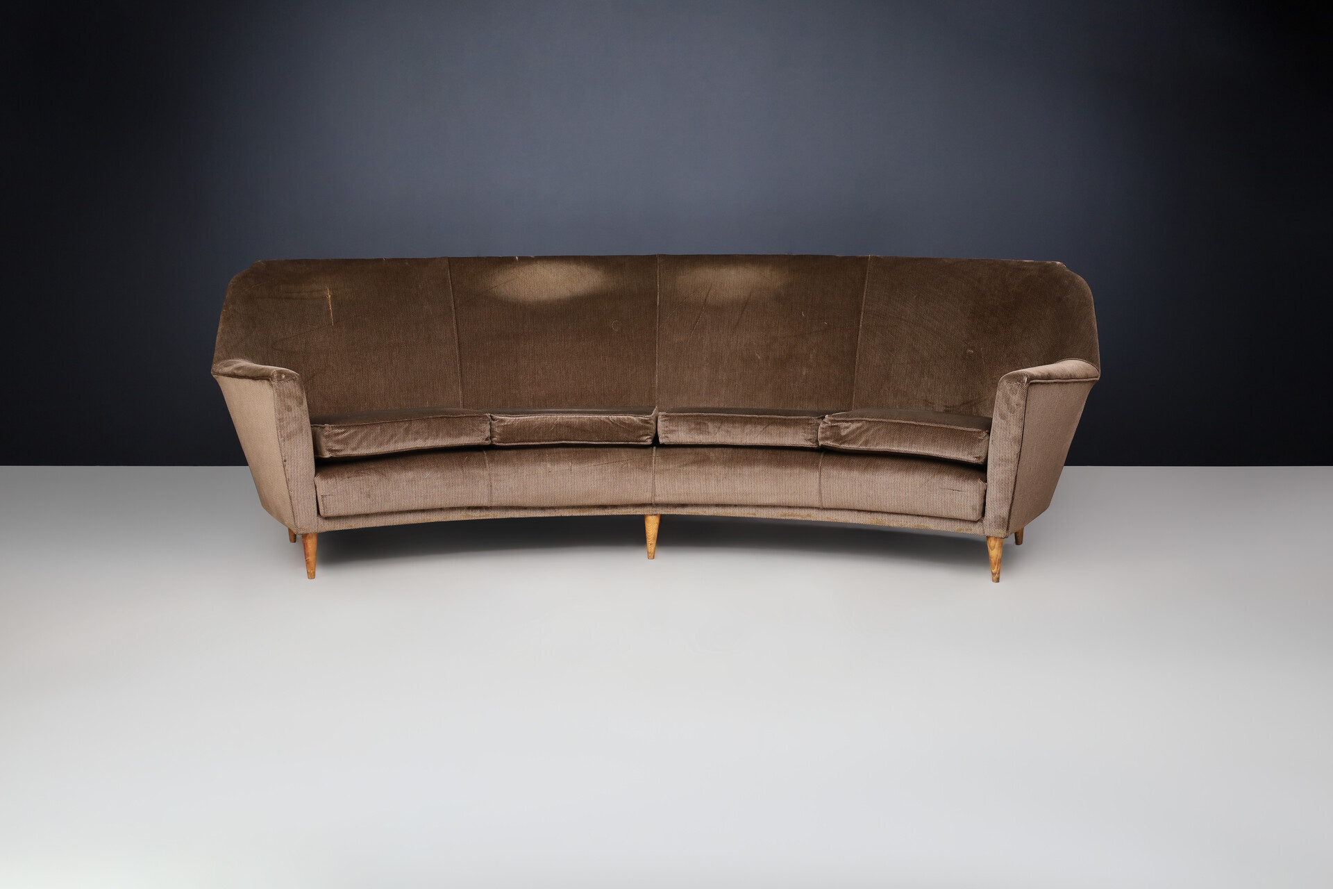 Mid century modern Curved Sofa by Ico Parisi in original Fabric, Italy, 1950s Mid-20th century