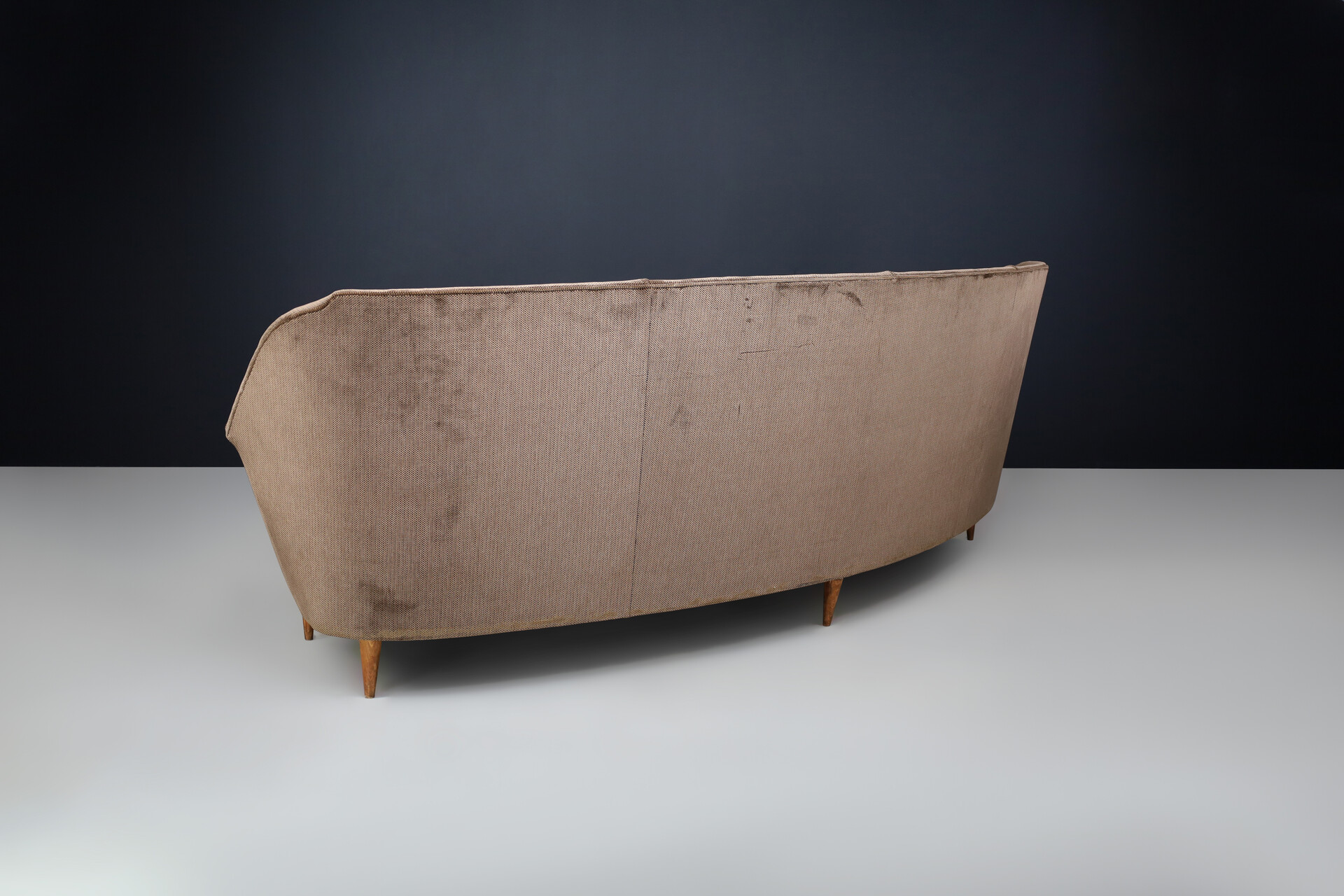 Mid century modern Curved Sofa by Ico Parisi in original Fabric, Italy, 1950s Mid-20th century