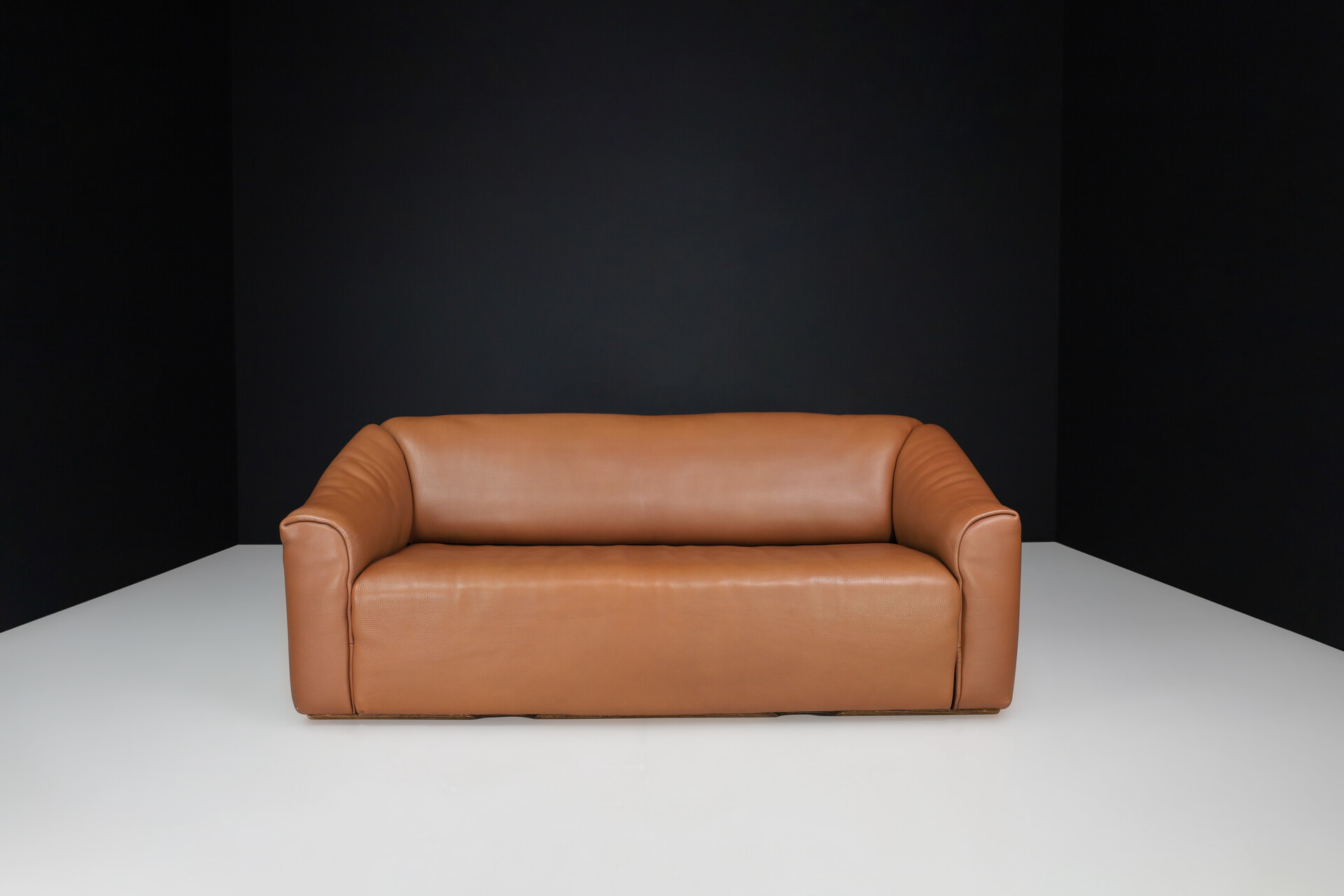 Mid century modern De Sede DS-47 Extendable Cognac Leather 3-Seater Sofa, 1970s Late-20th century