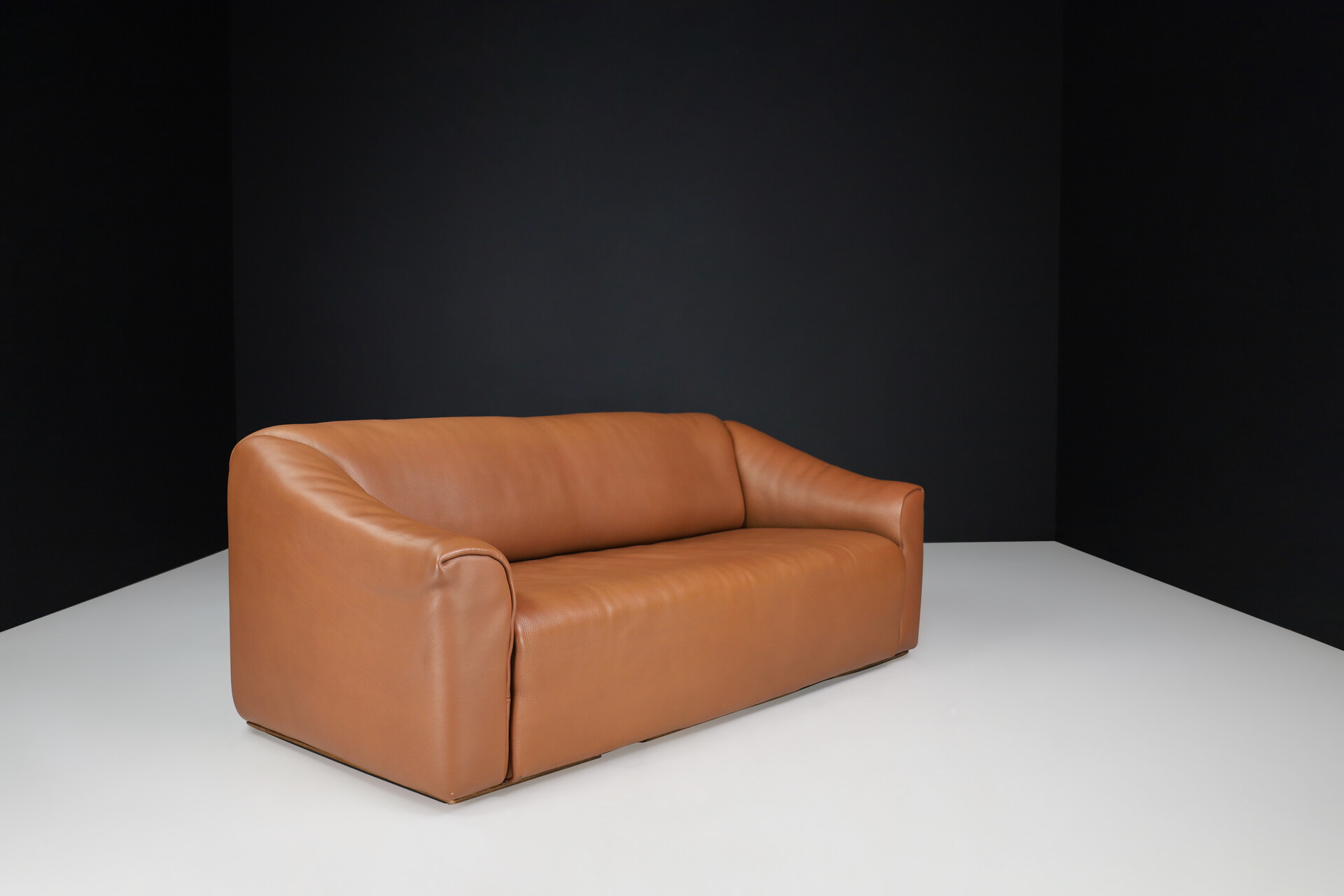 Mid century modern De Sede DS-47 Extendable Cognac Leather 3-Seater Sofa, 1970s Late-20th century