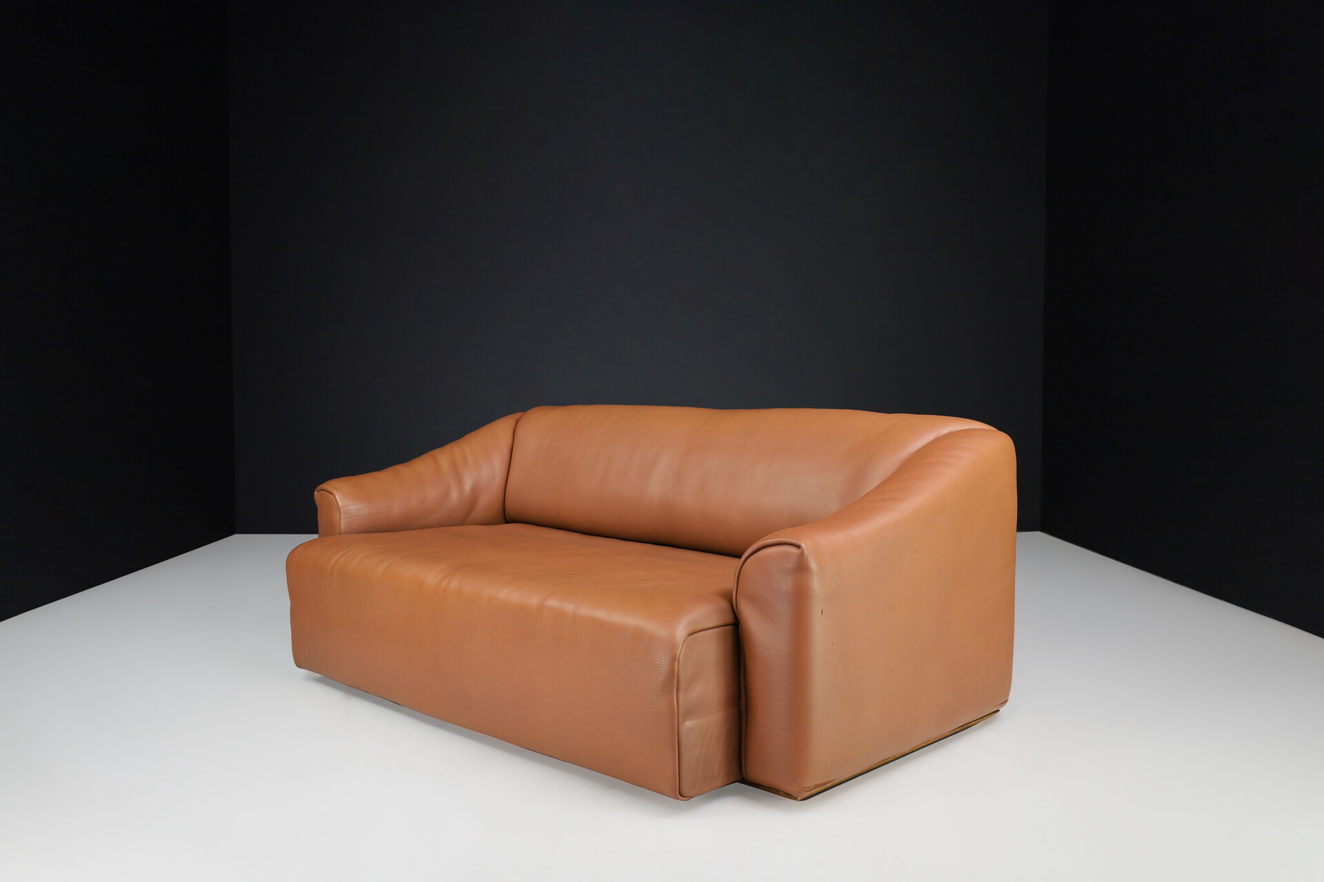 Mid century modern De Sede DS-47 Extendable Cognac Leather 3-Seater Sofa, 1970s Late-20th century