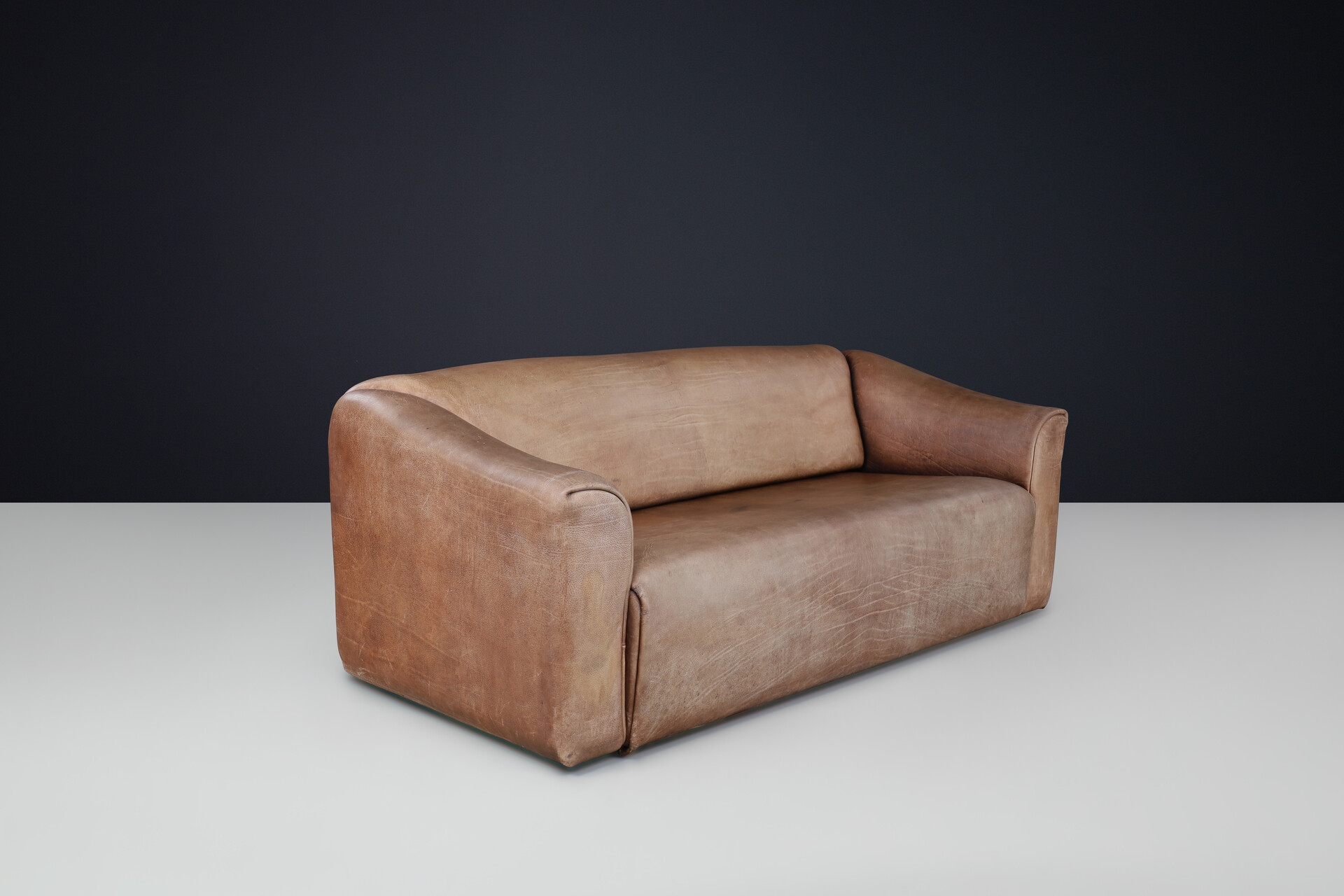 Mid century modern De Sede DS-47 Extendable Neck Leather 3-Seater Sofa, 1970s Late-20th century