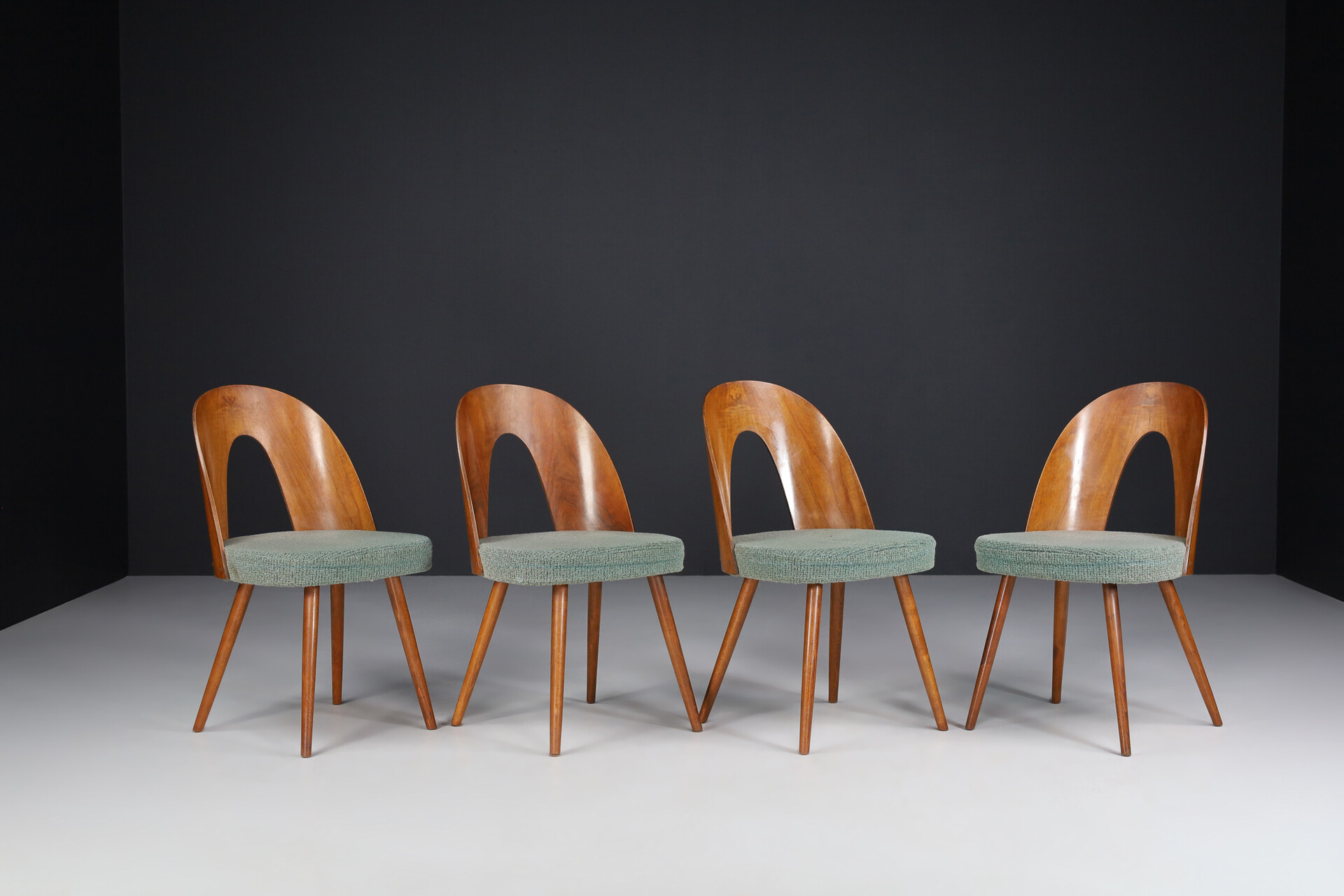 Suman chairs online