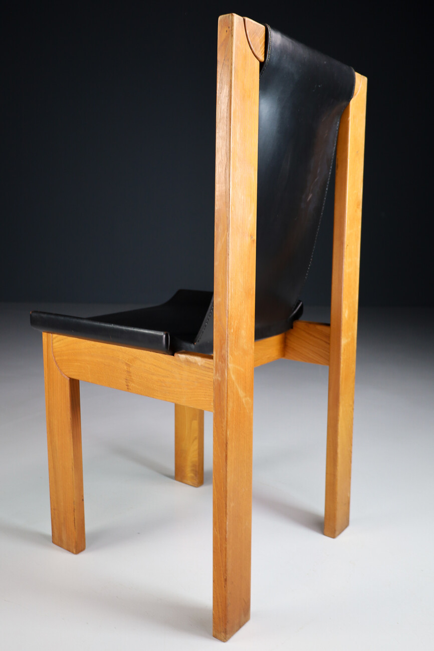 Mid century modern Dining chairs in elm and leather, France 1970s Late-20th century