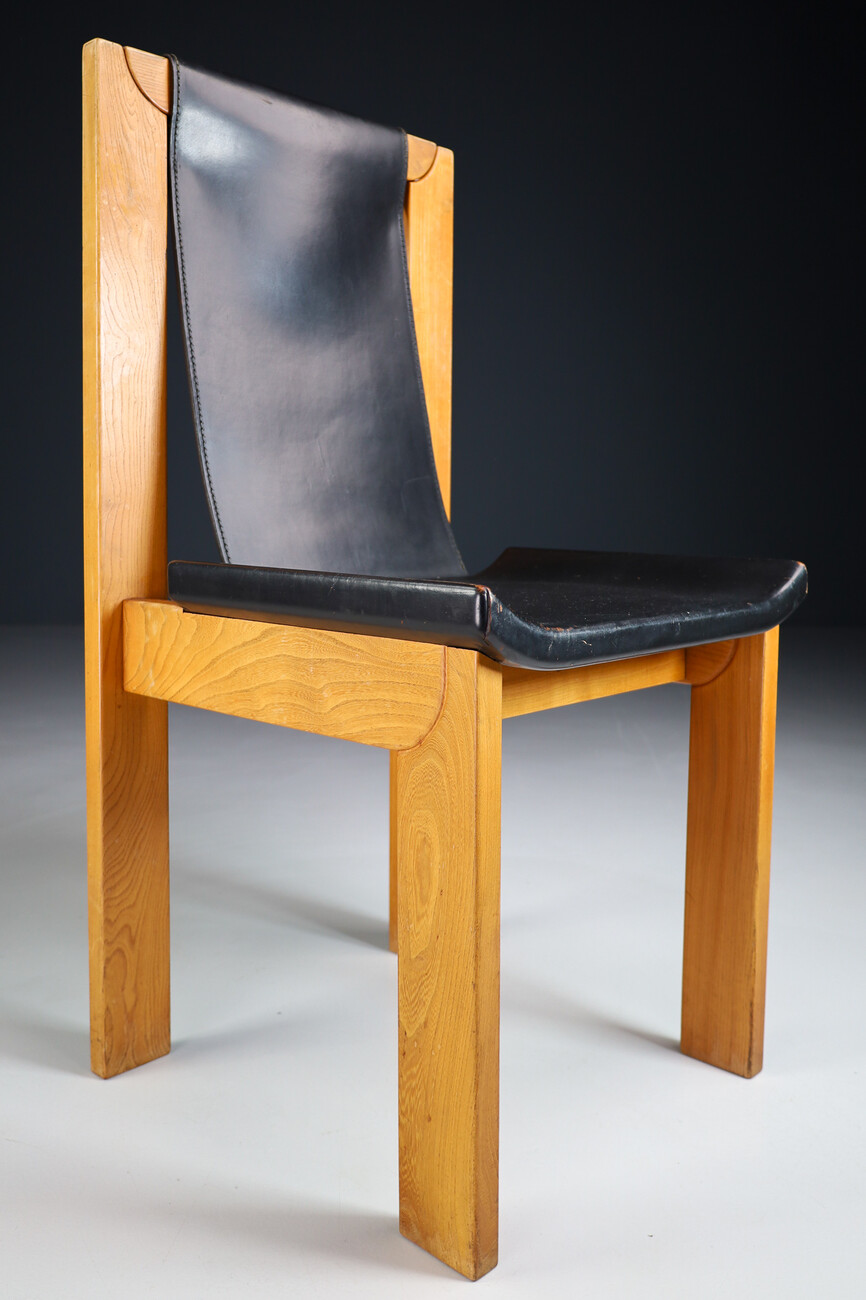 Mid century modern Dining chairs in elm and leather, France 1970s Late-20th century