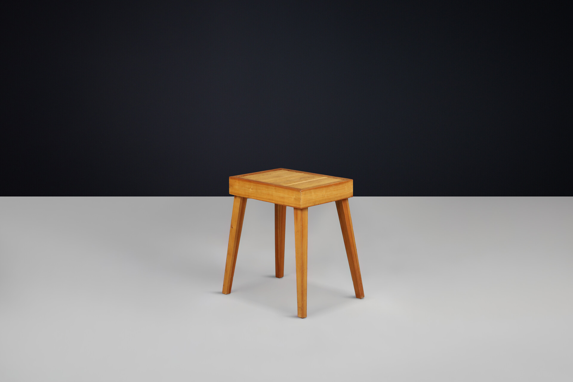 Mid century modern Elmwood stool or side table, France 1960s Mid-20th century