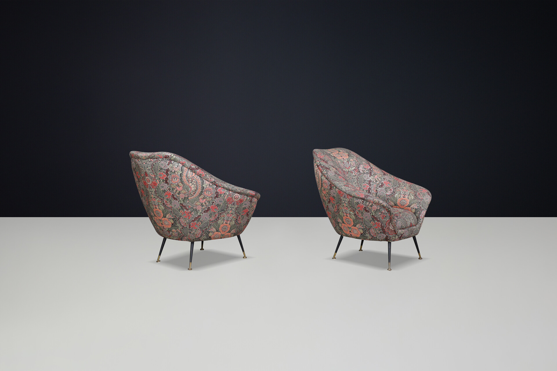 Mid century modern Federico Munari Armchairs in Original Floral Upholstery with Brass Feets, Italy 1950s Mid-20th century